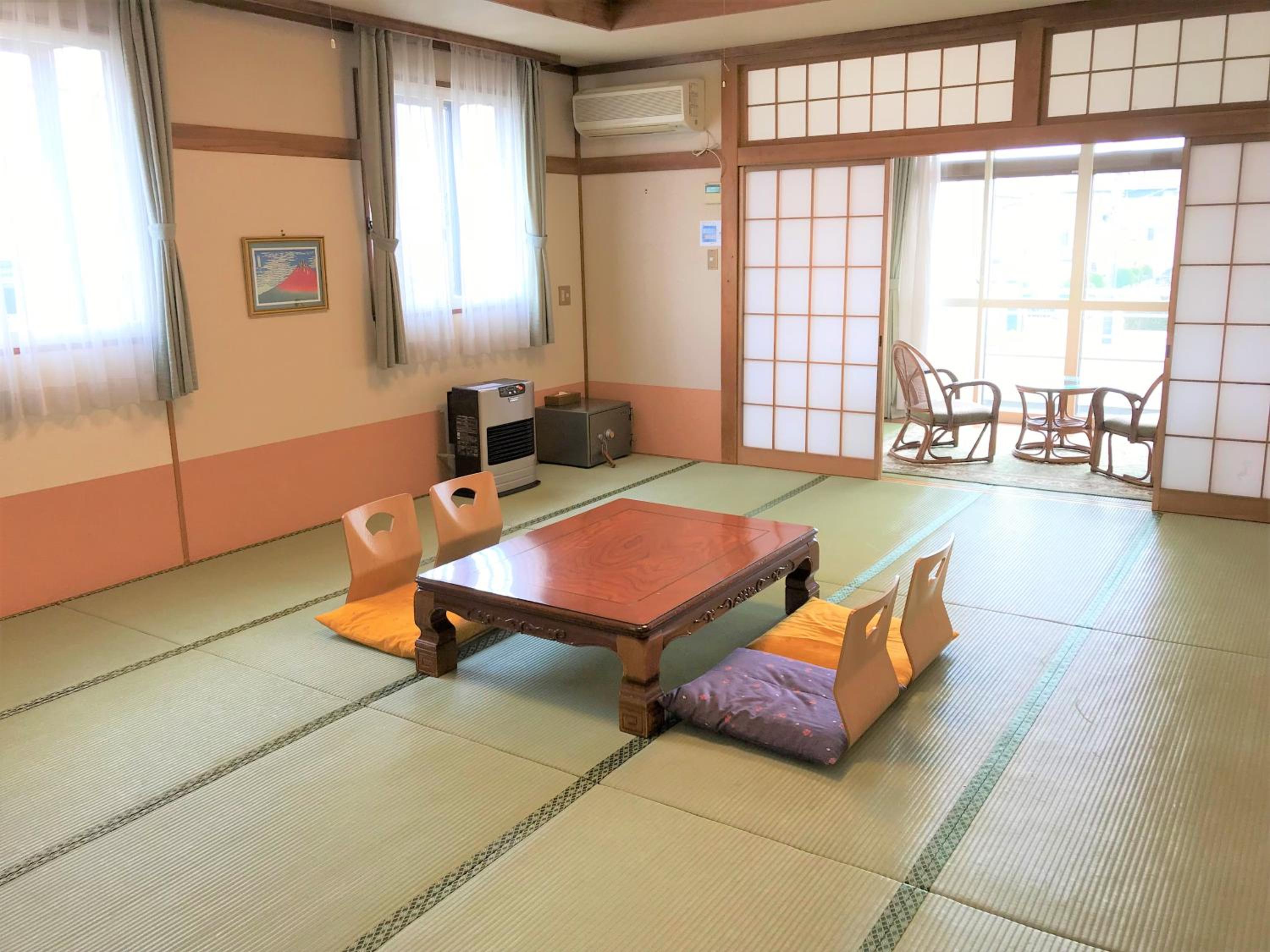 Deluxe Japanese-Style Ensuite Room with Mt.Fuji View photo 1