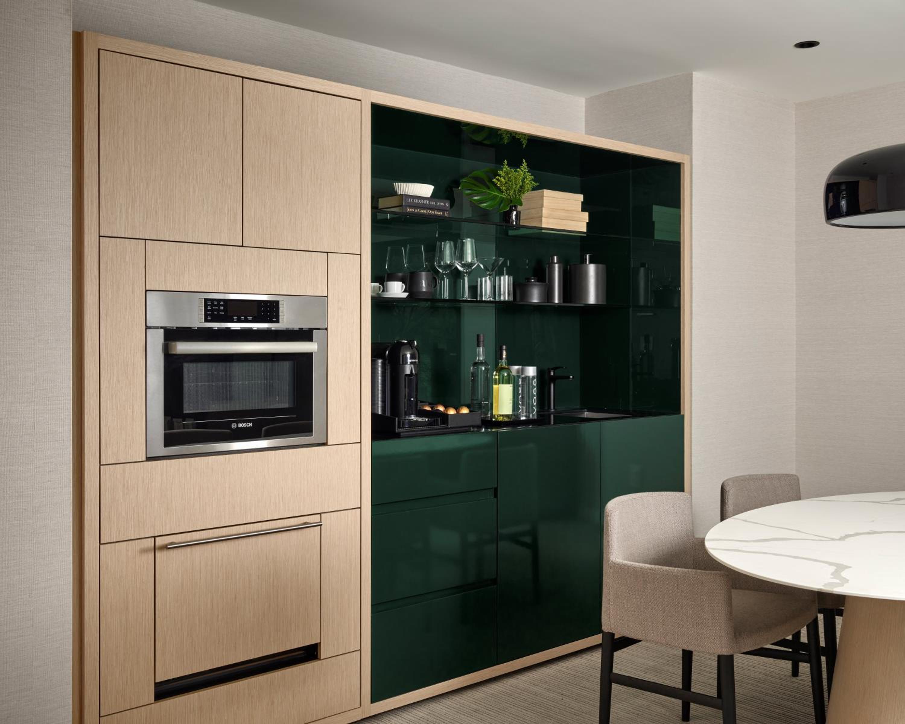 One-Bedroom King Suite with Balcony - Hearing Accessible