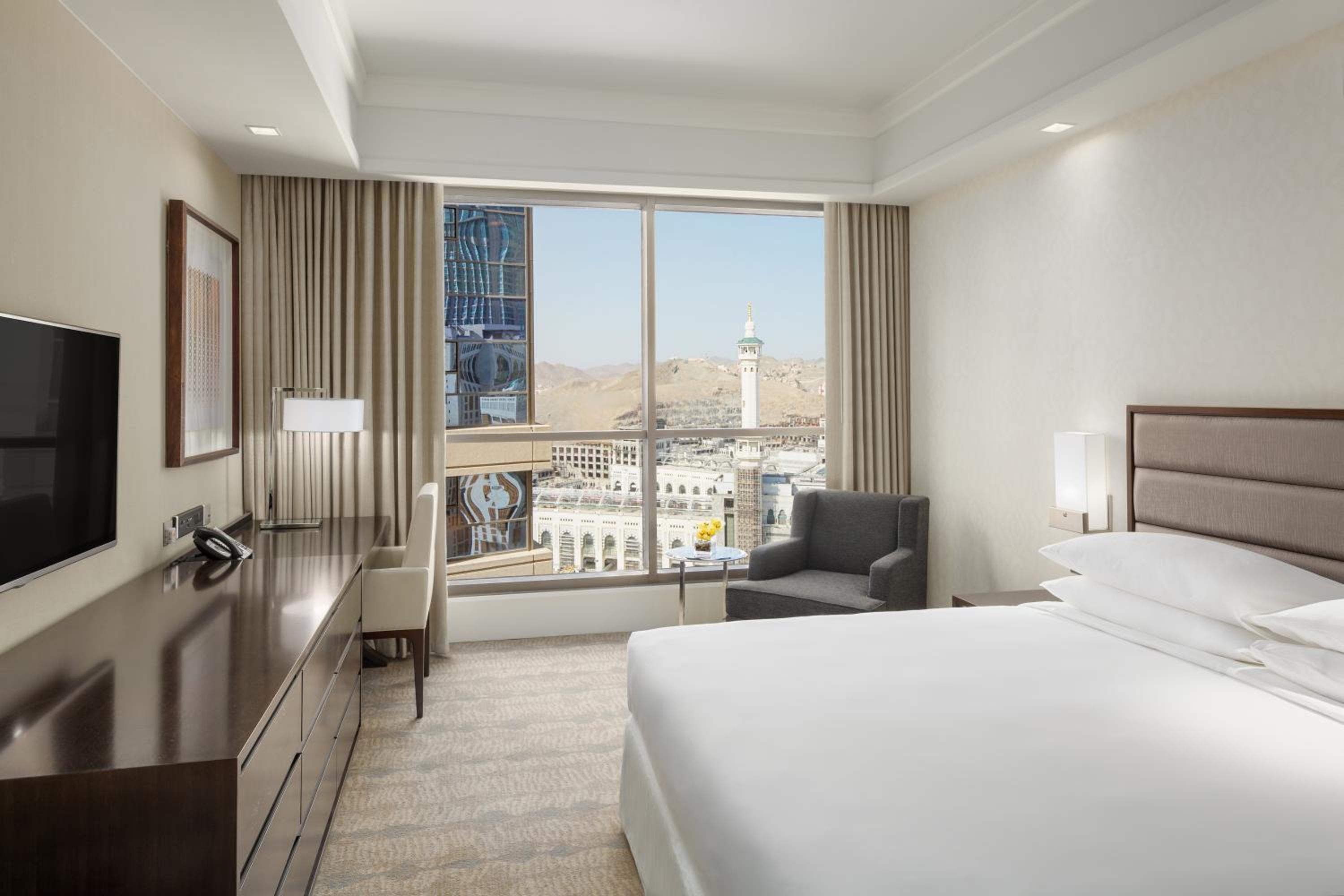 King Room with View - Club Access