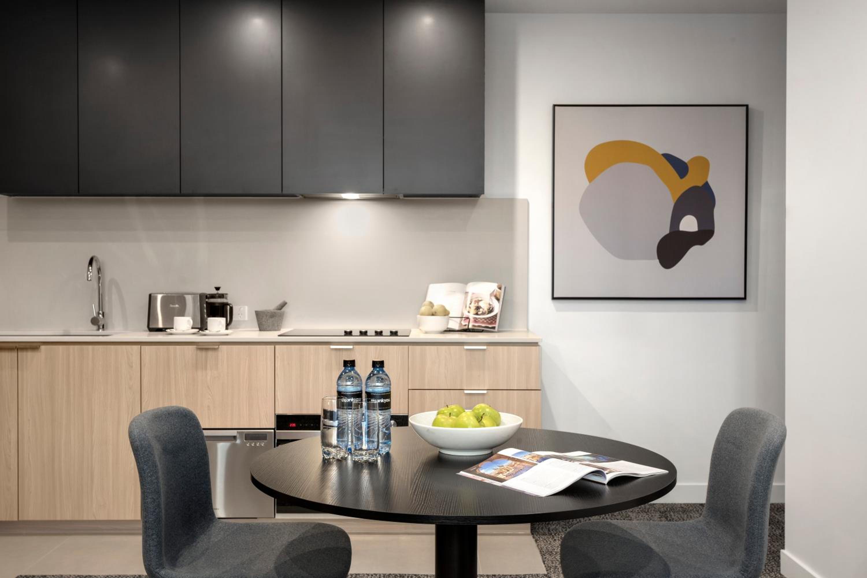 One-Bedroom Apartment thumbnail 6