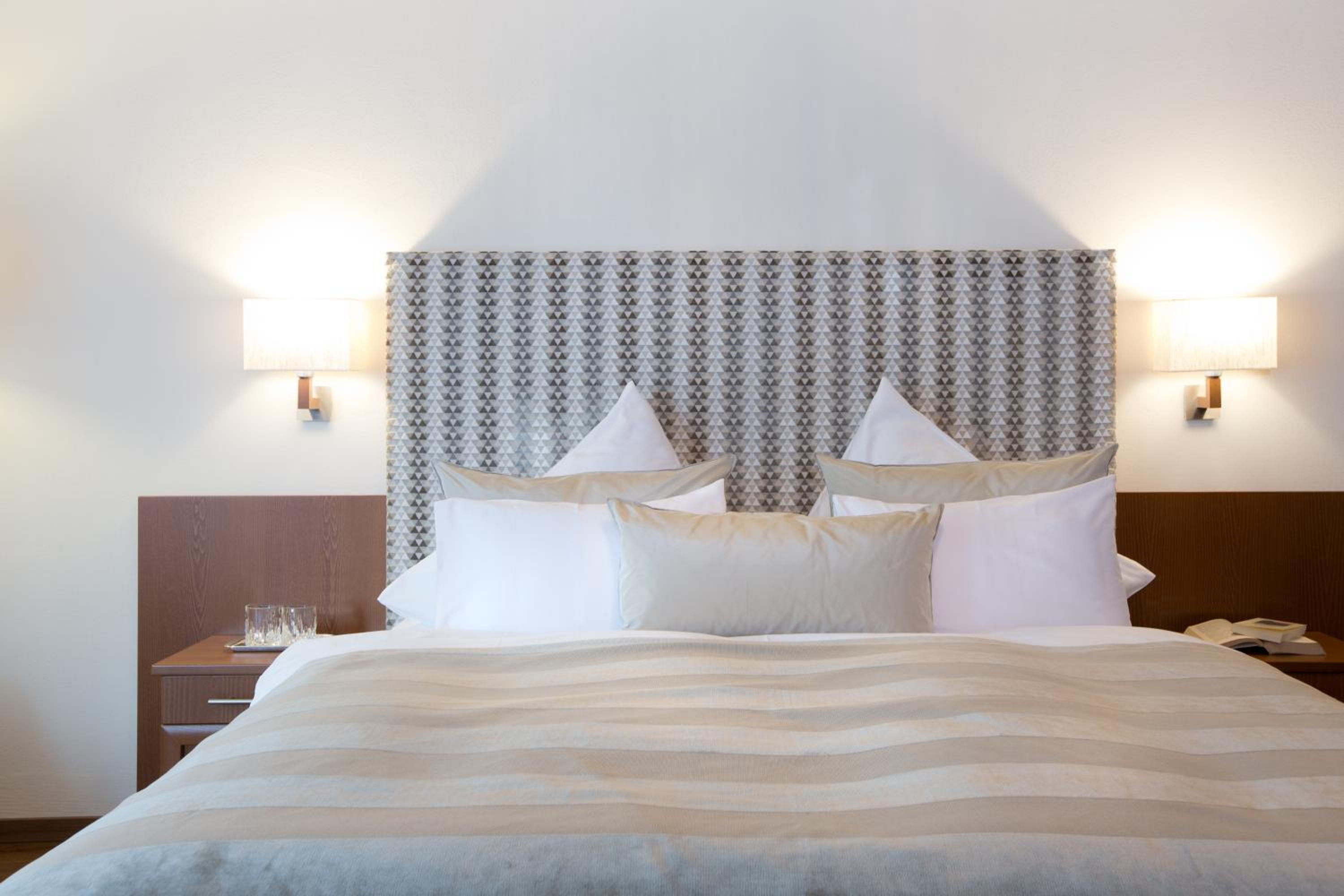 Deluxe Double Room - Photo 11