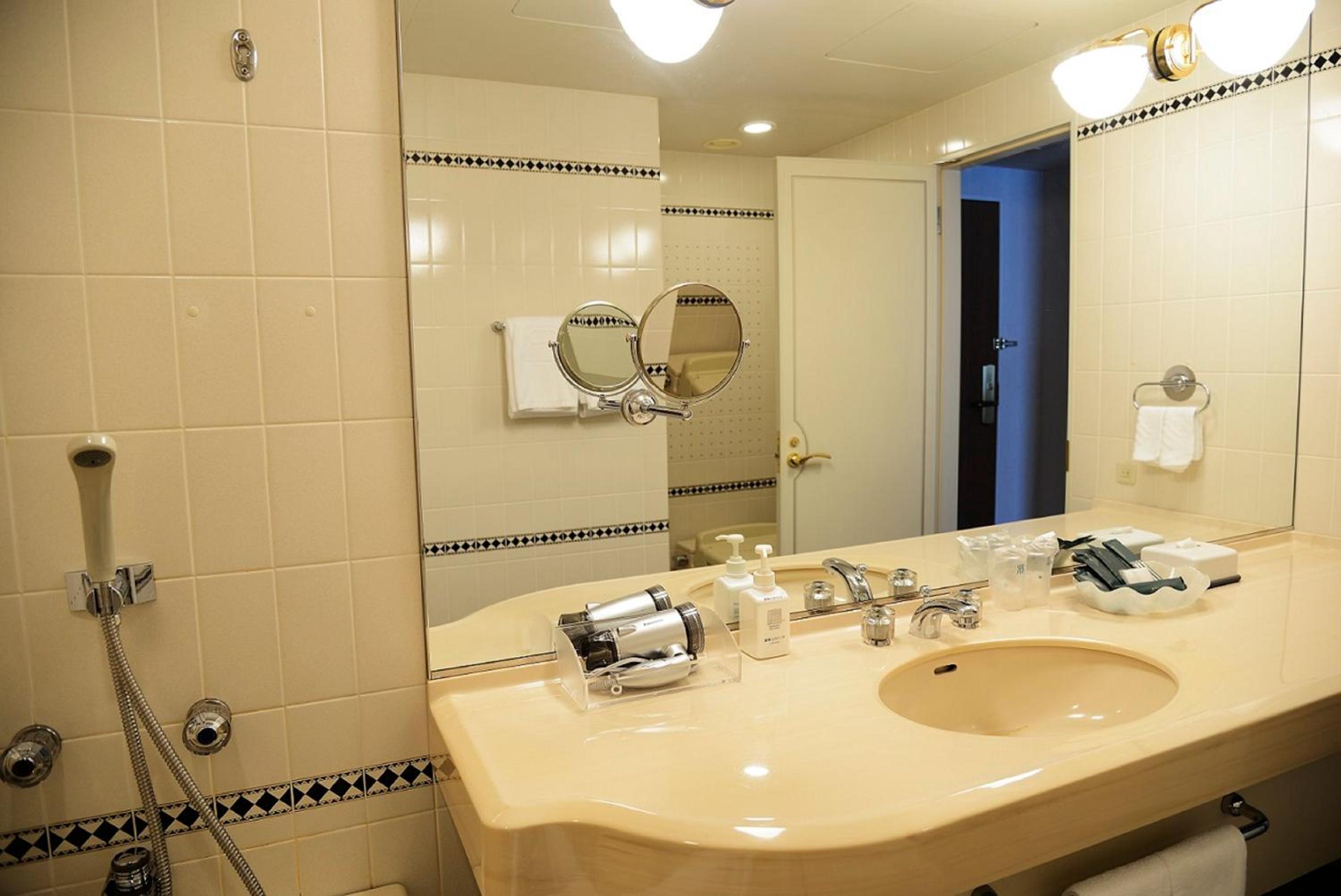Standard Twin Room 24㎡- Non-Smoking photo 2