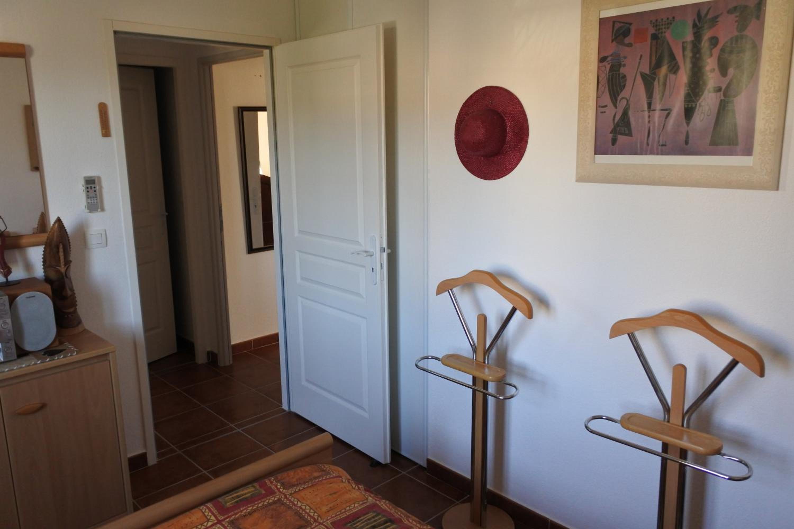 Double Room - Photo 3