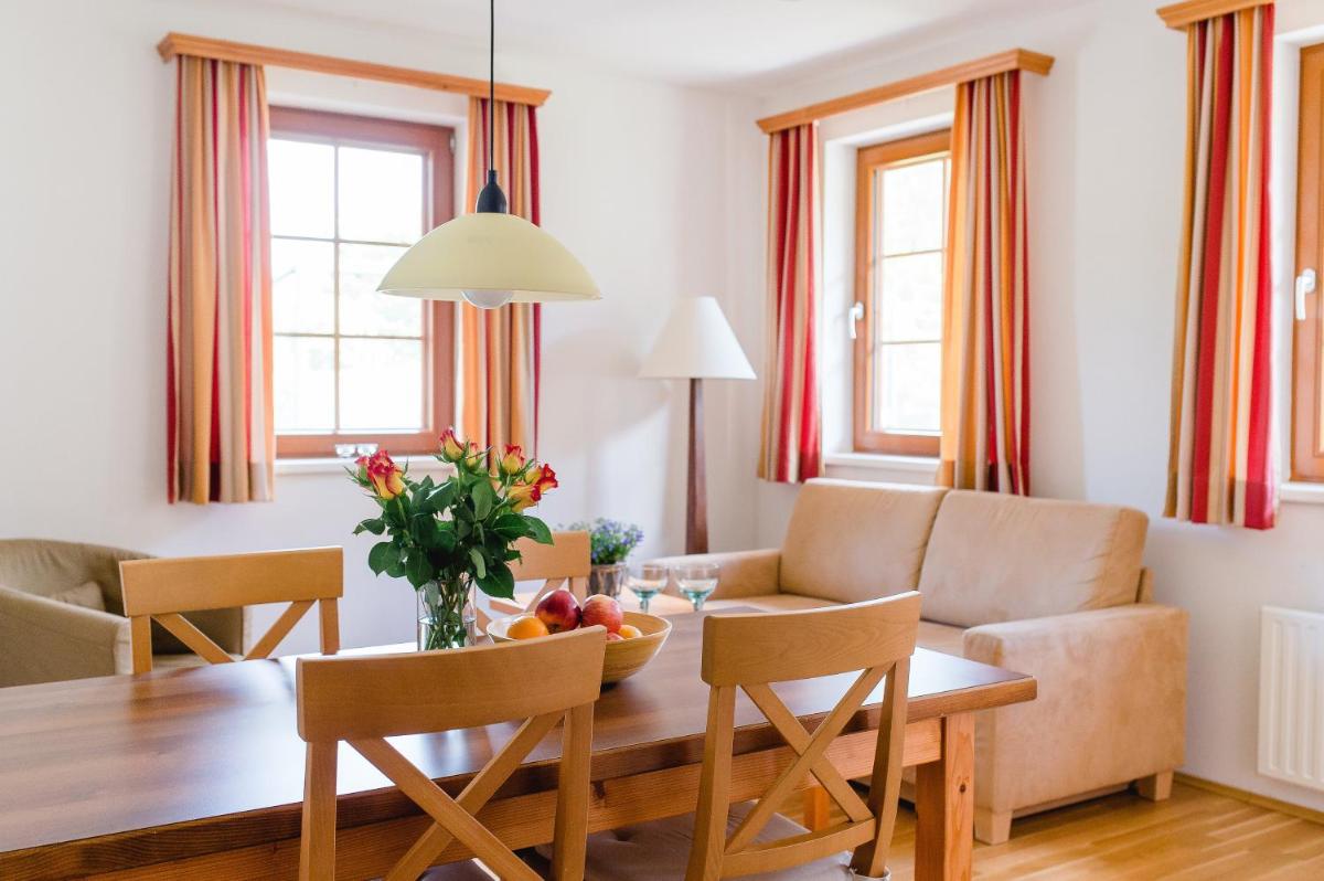Apartment with Terrace photo 2