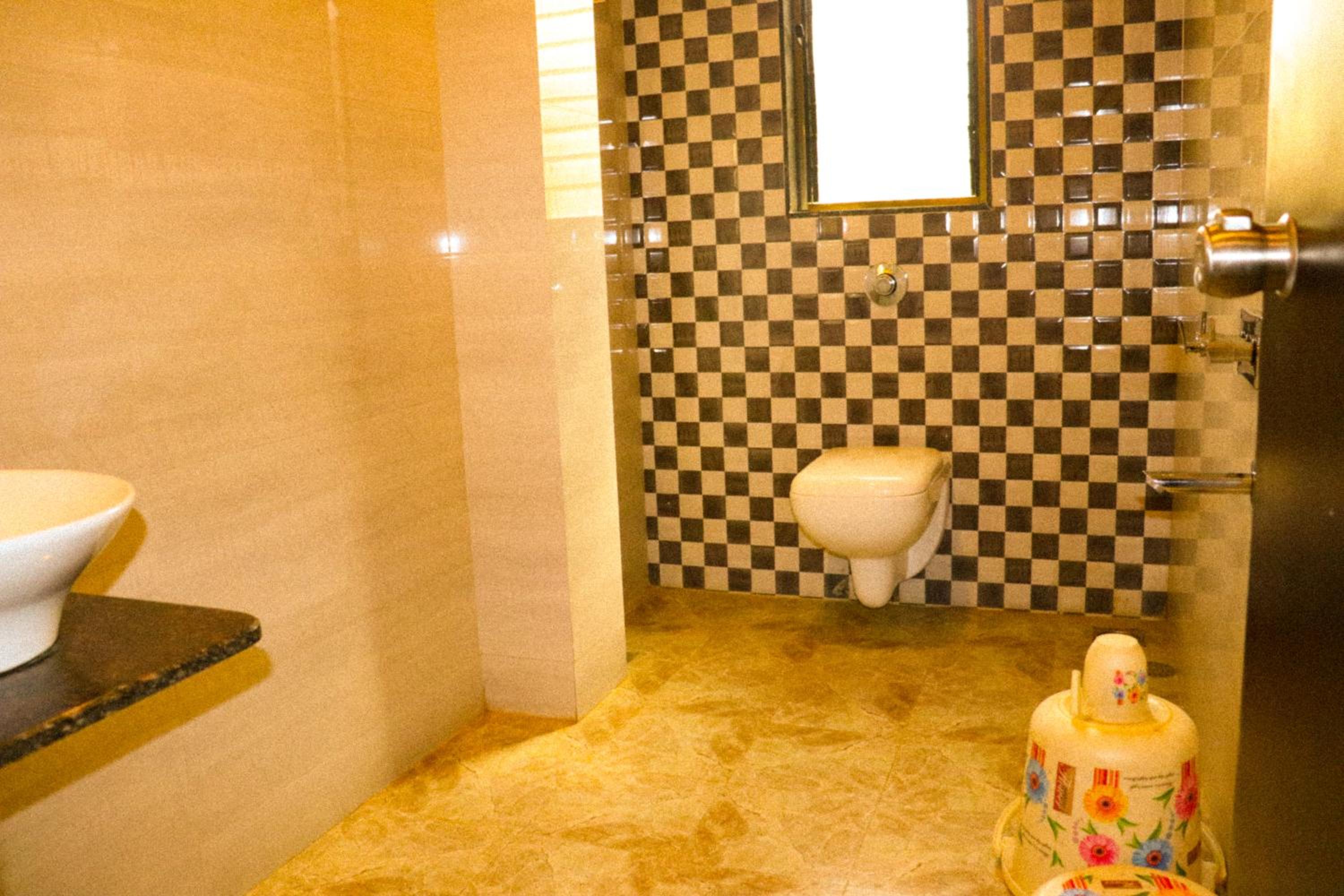 Super Deluxe Double Room - Photo 18