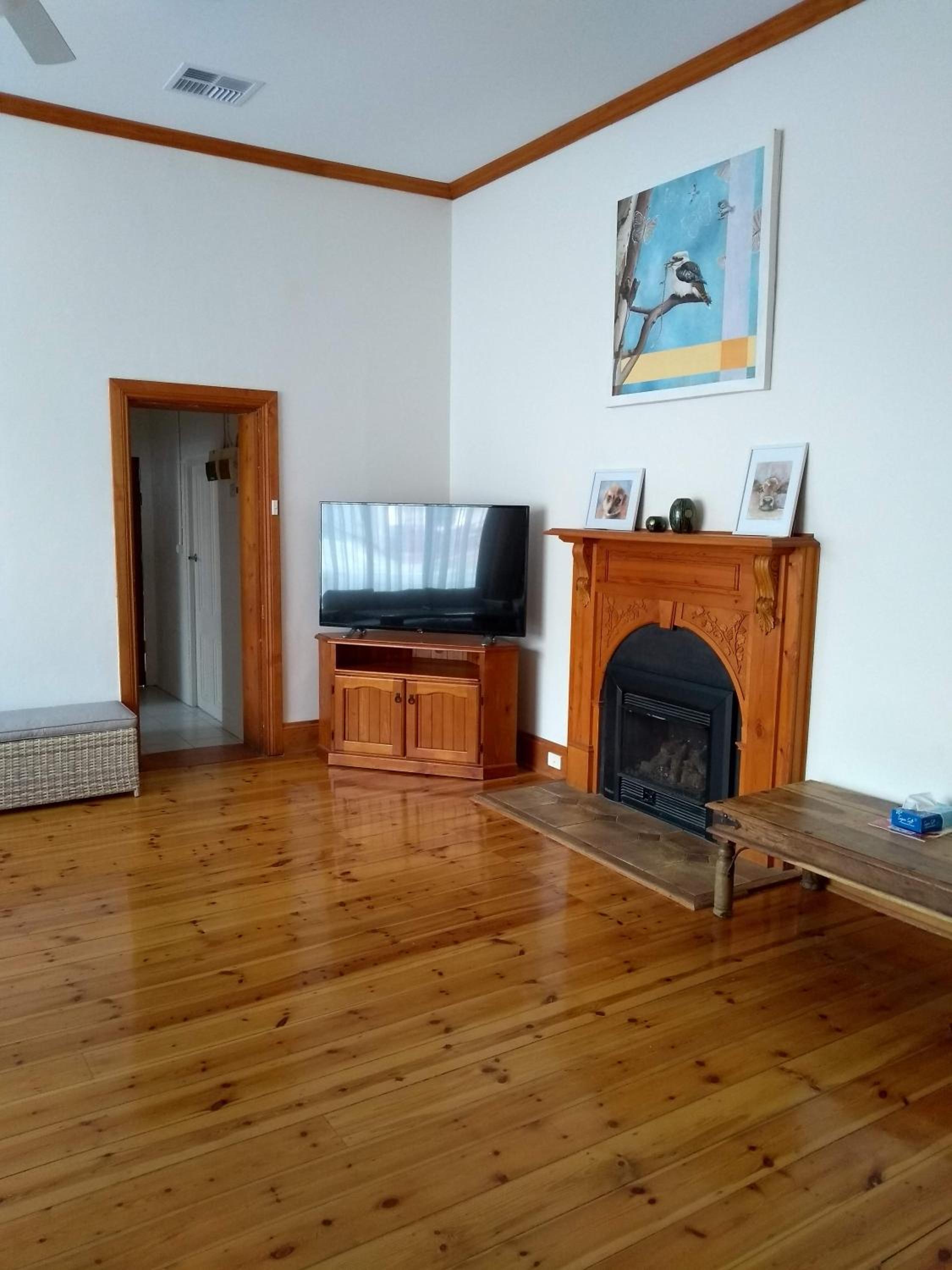 Three-Bedroom House photo 2