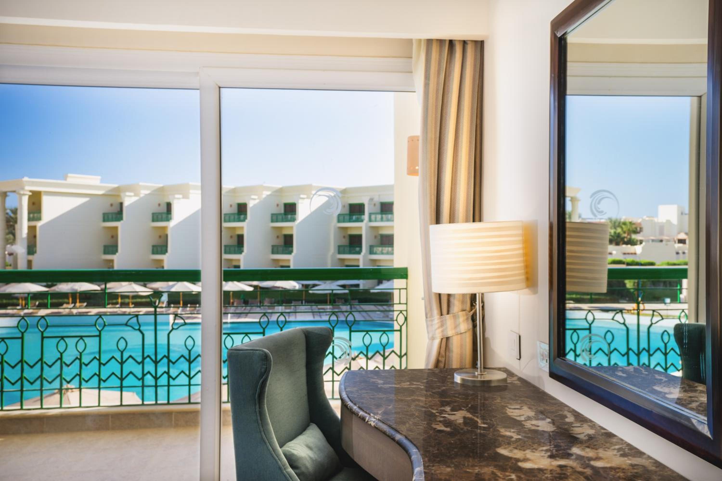 Twin Premium Room - Photo 3