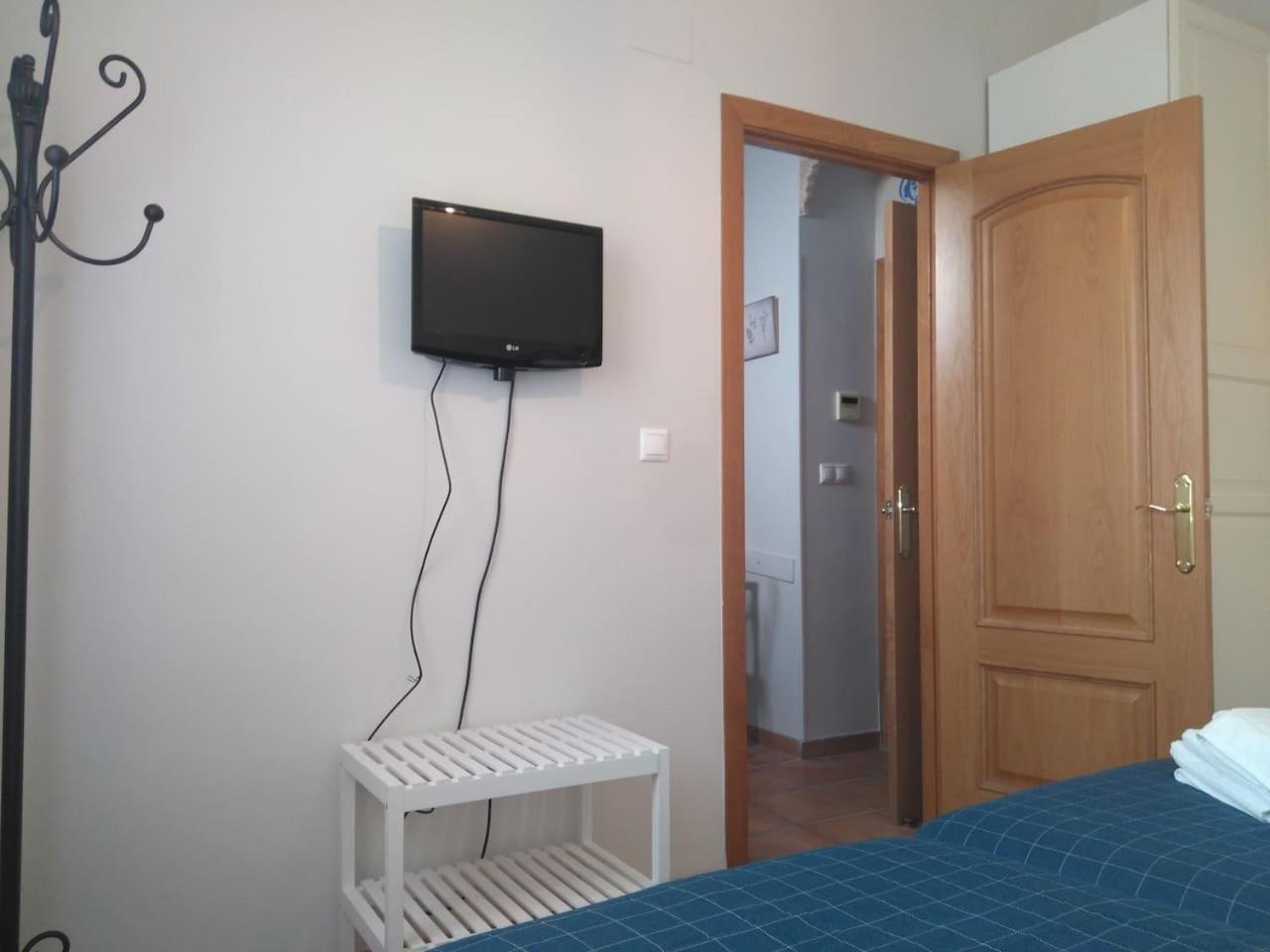 One-Bedroom Apartment - Photo 6