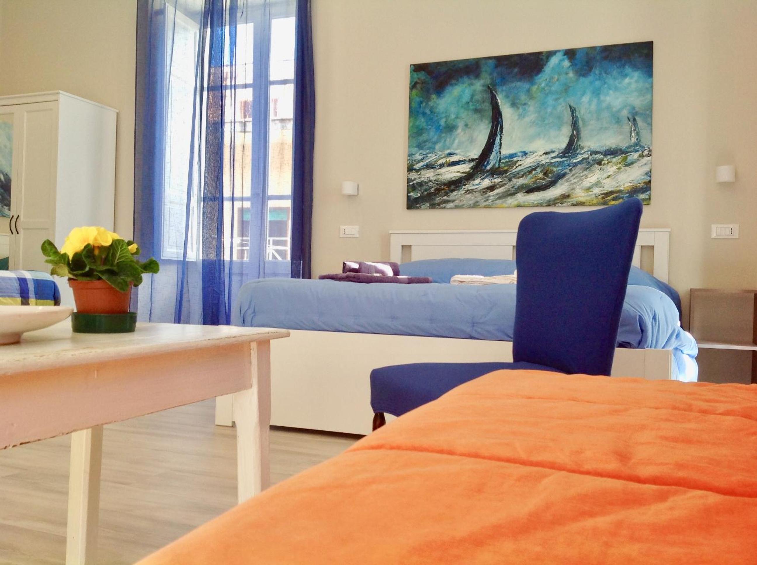 Quadruple Room with Private Bathroom - Photo 10