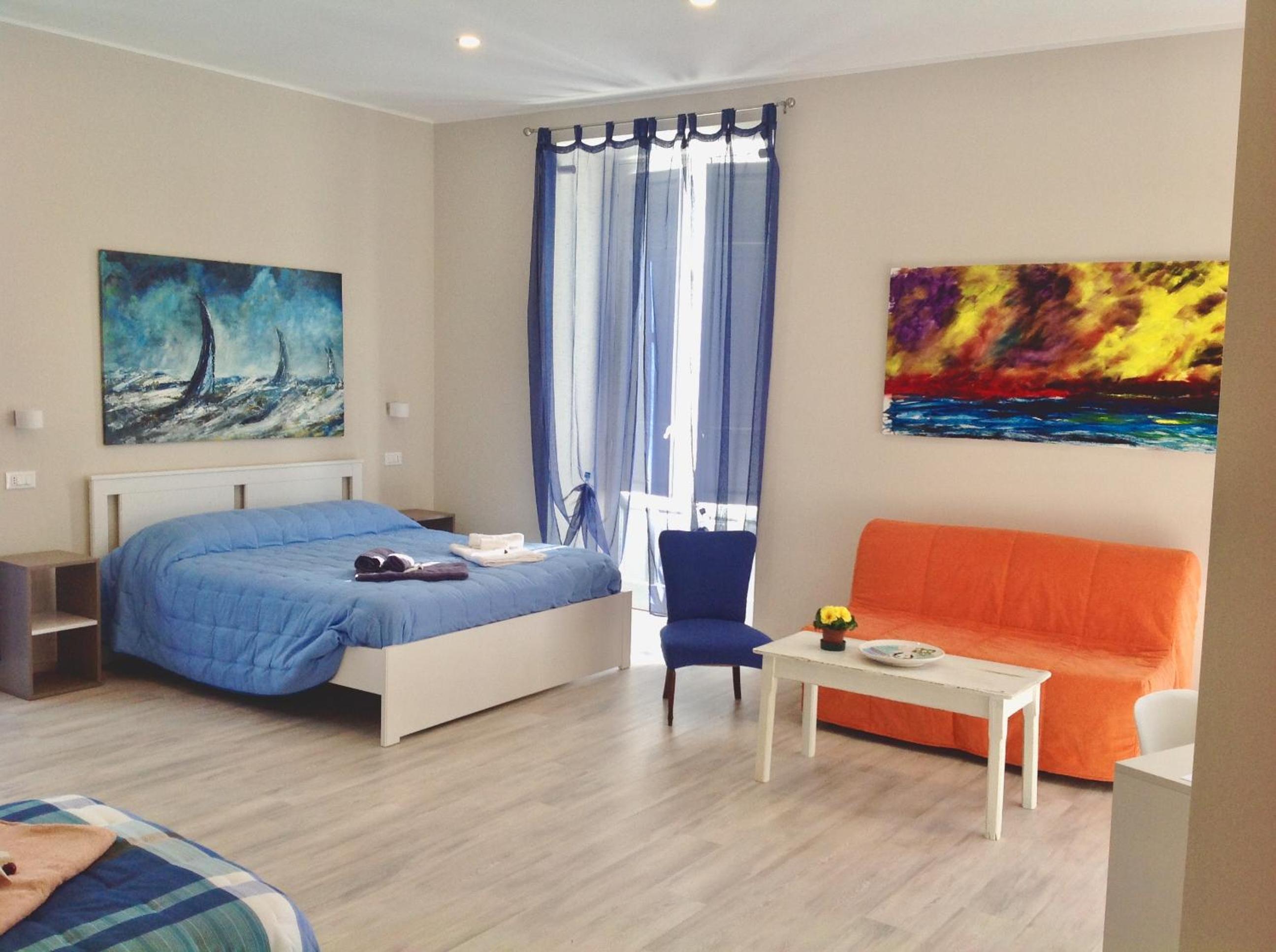 Quadruple Room with Private Bathroom - Photo 15