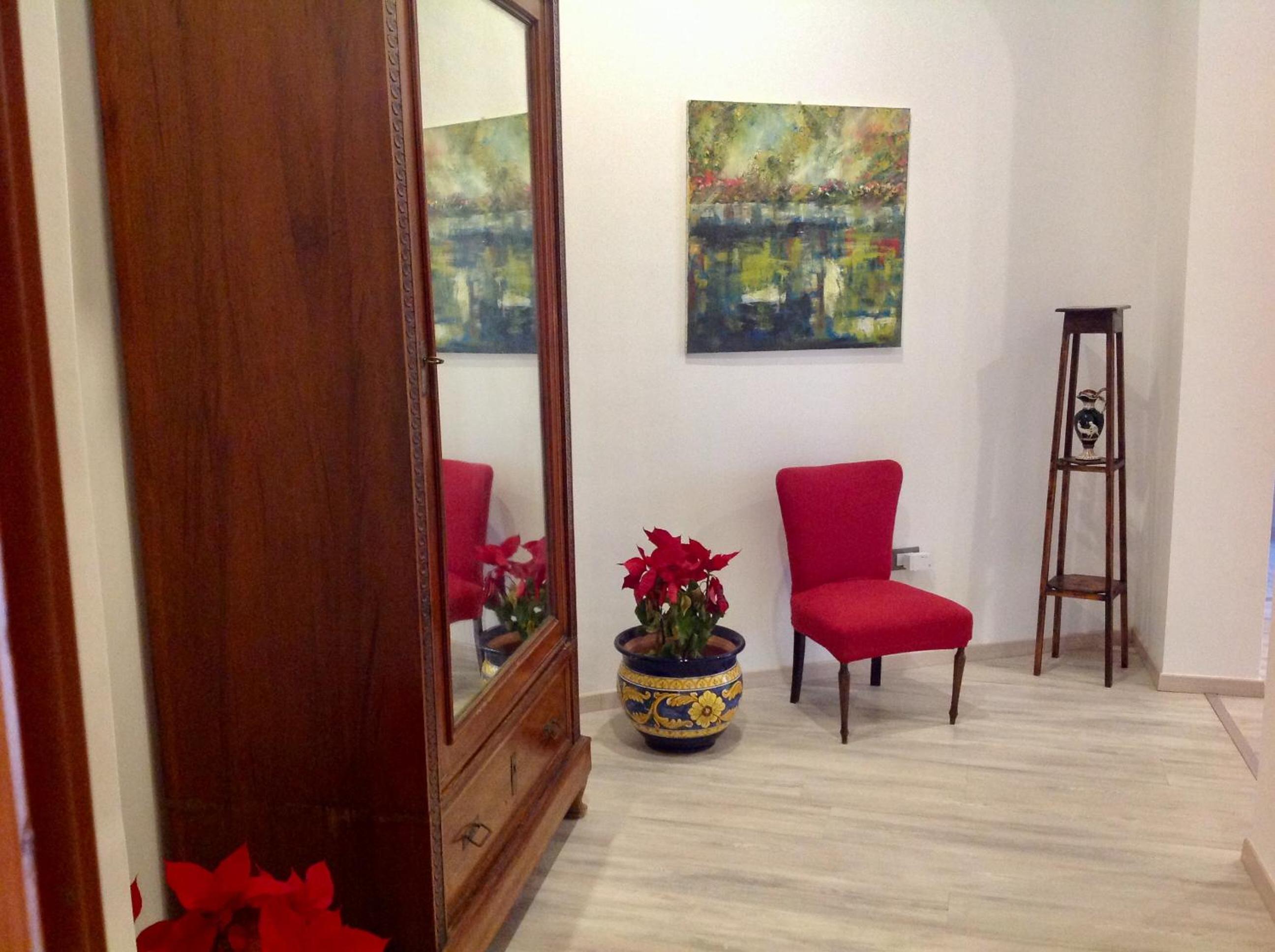 Quadruple Room with Private Bathroom - Photo 5
