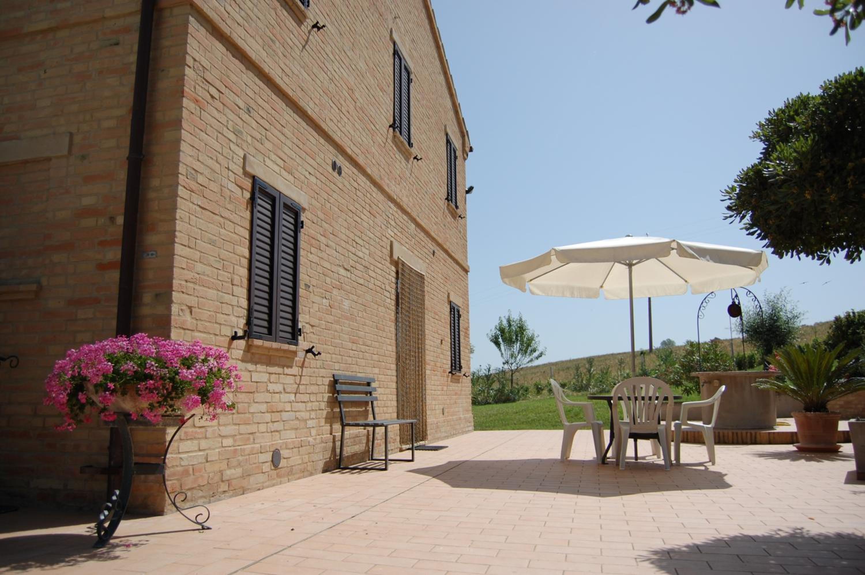 One-Bedroom Apartment with Patio photo 3