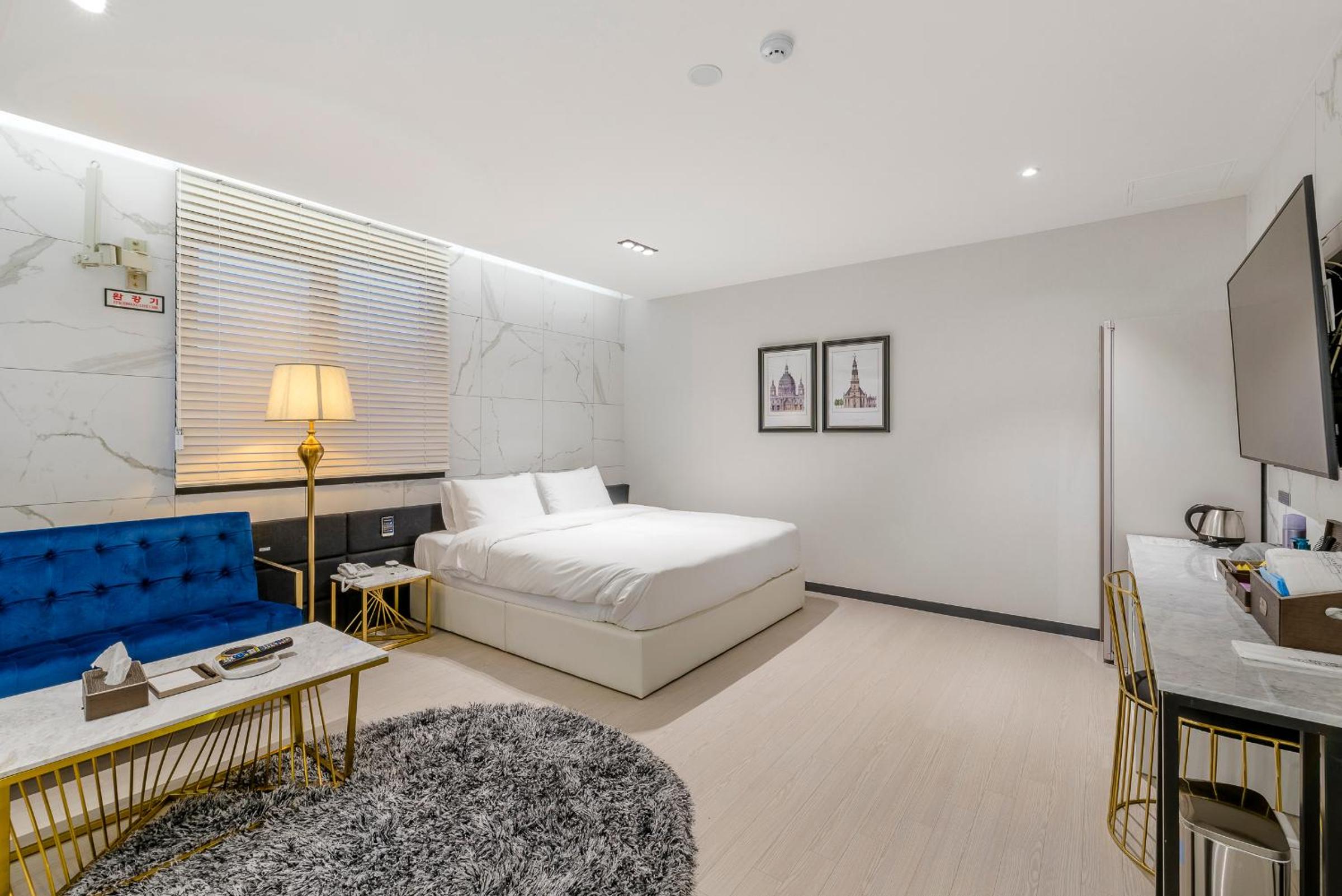 Standard Double Room - Photo 1