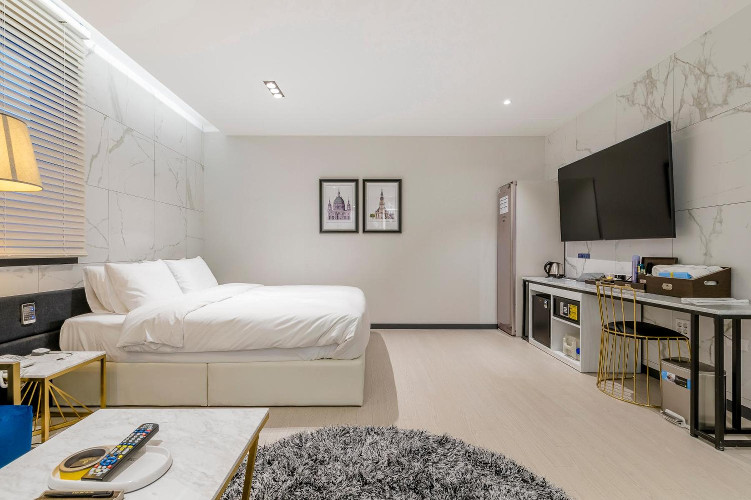 Standard Double Room - Photo 4