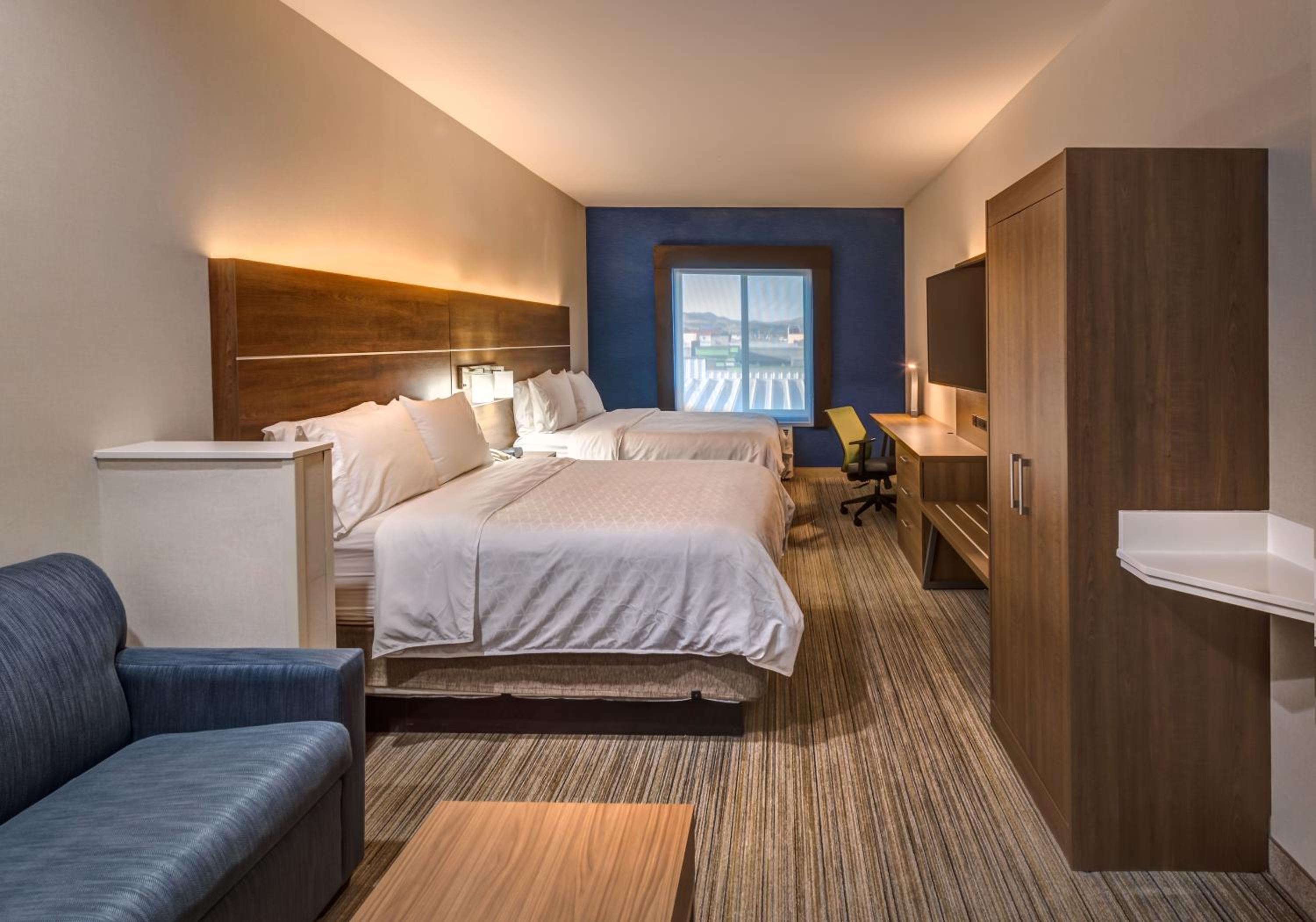 Suite with Two Queen Beds