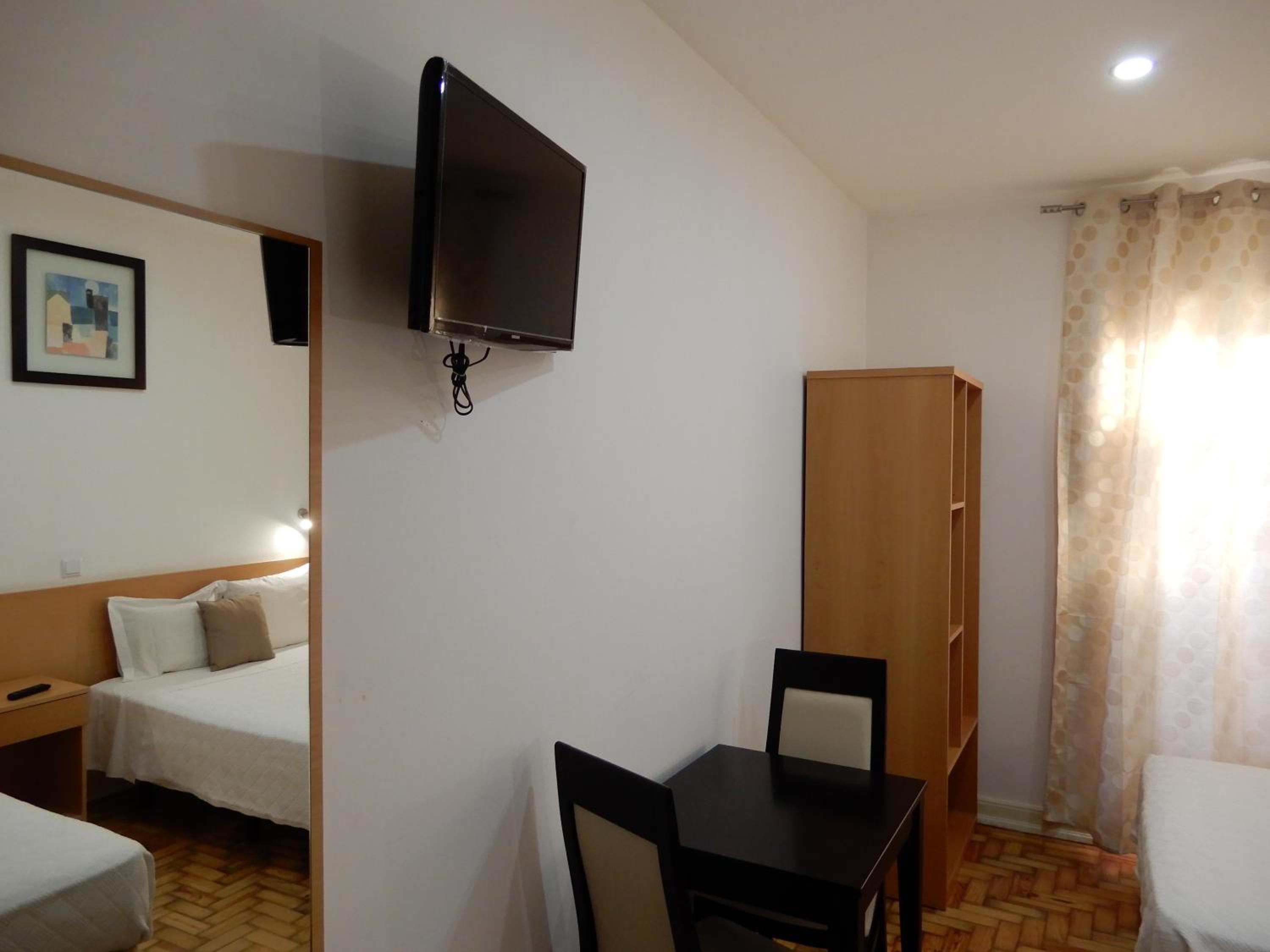 Triple Room - Photo 5