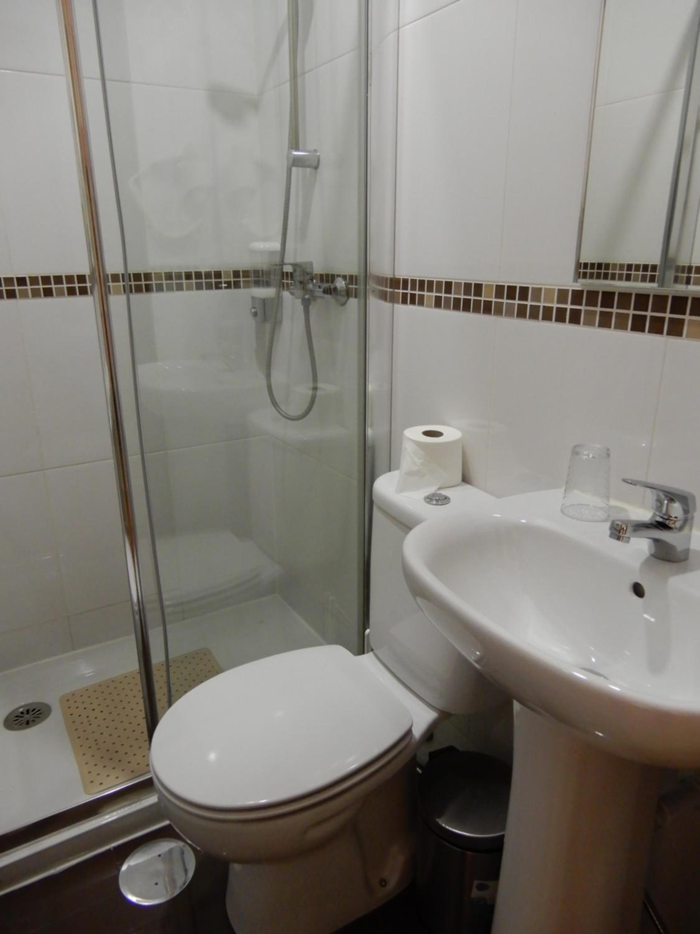 Triple Room - Photo 7