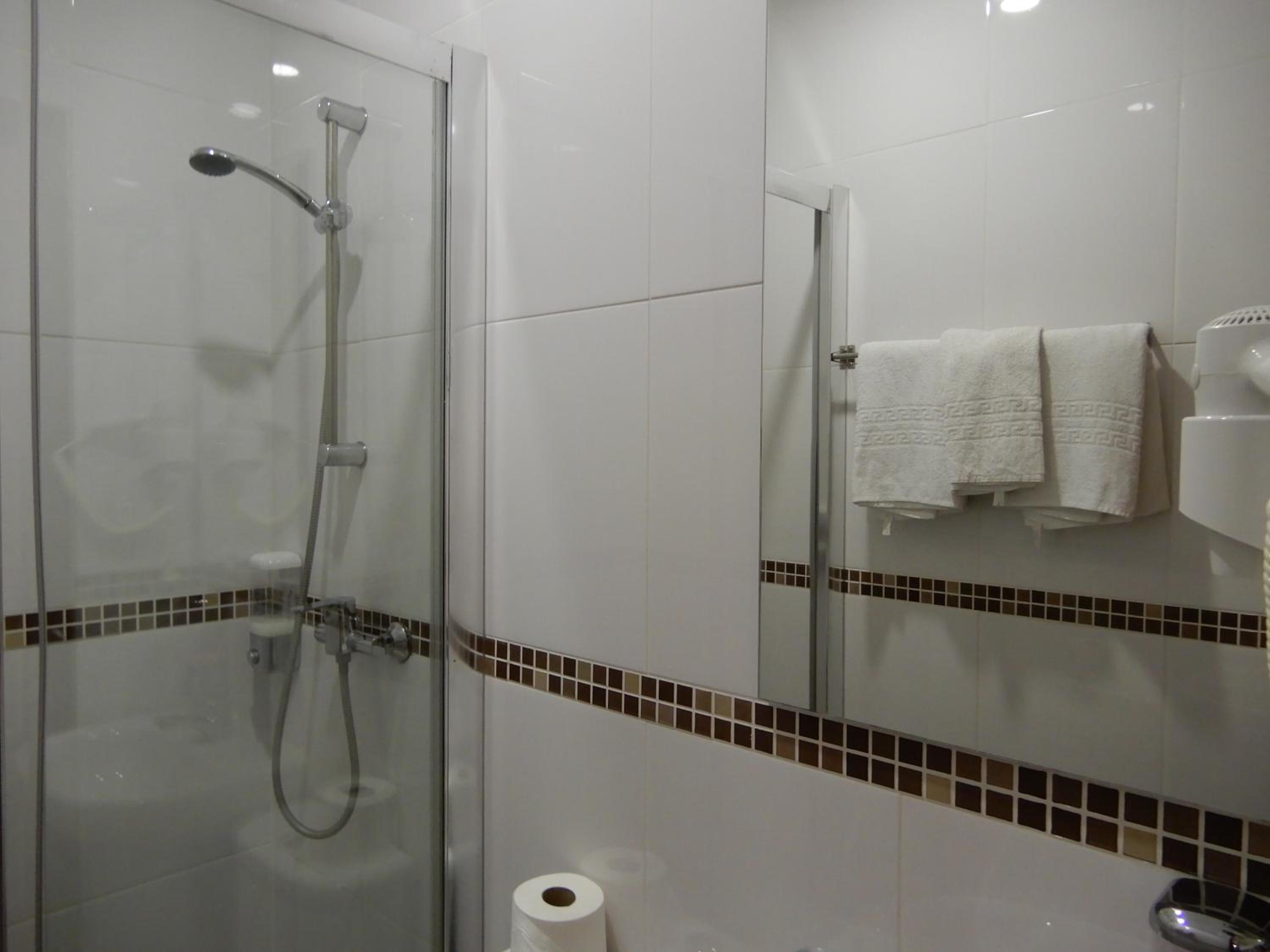 Triple Room - Photo 8