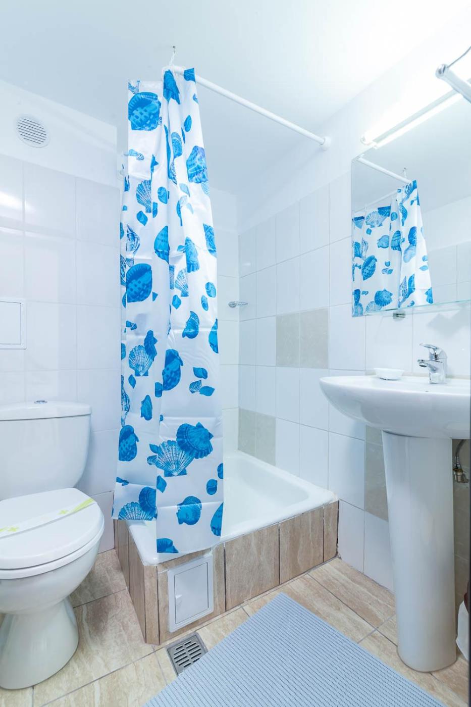 Standard Double Room - Photo 8
