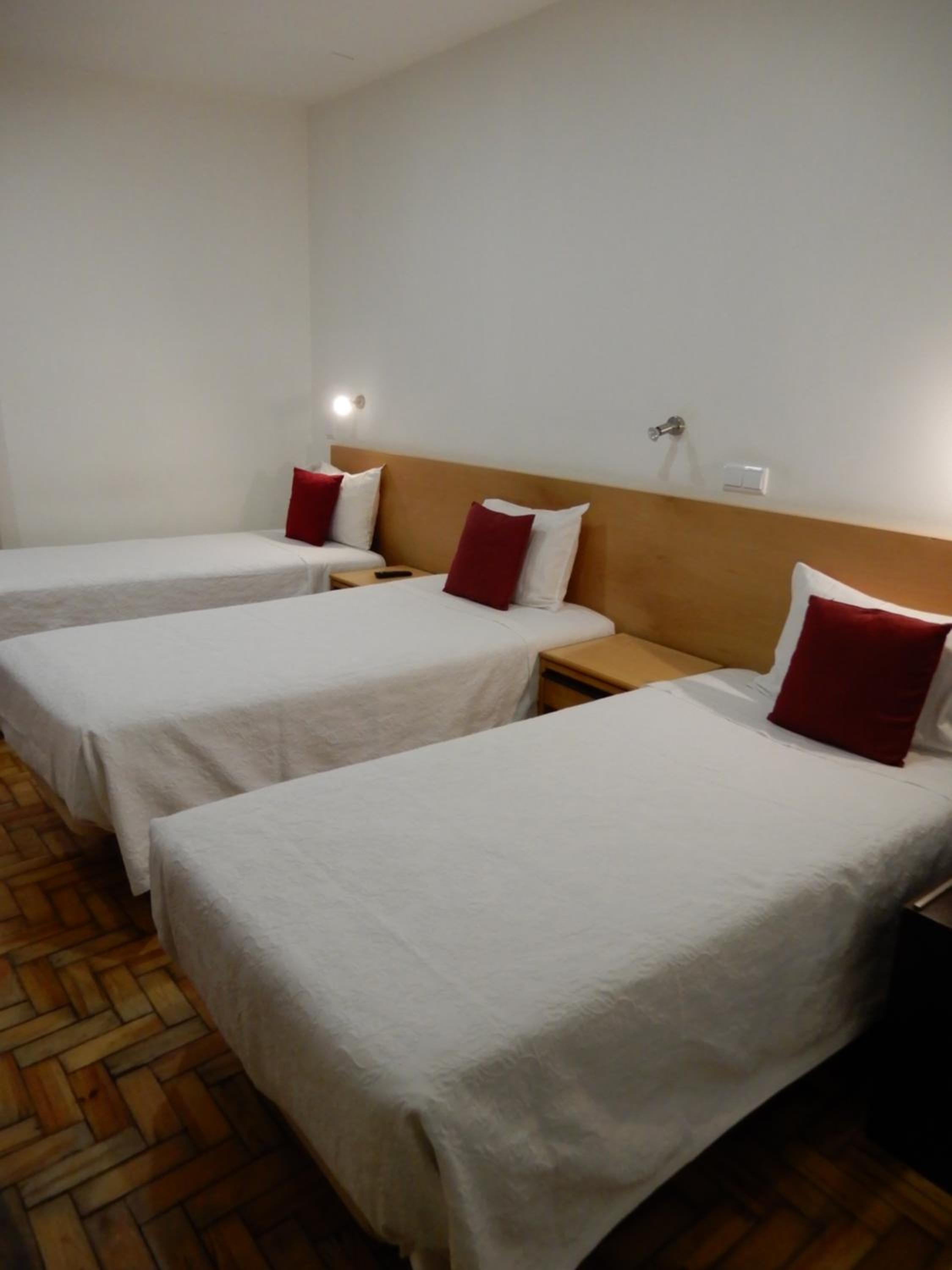 Triple Room with Private Bathroom - Photo 2