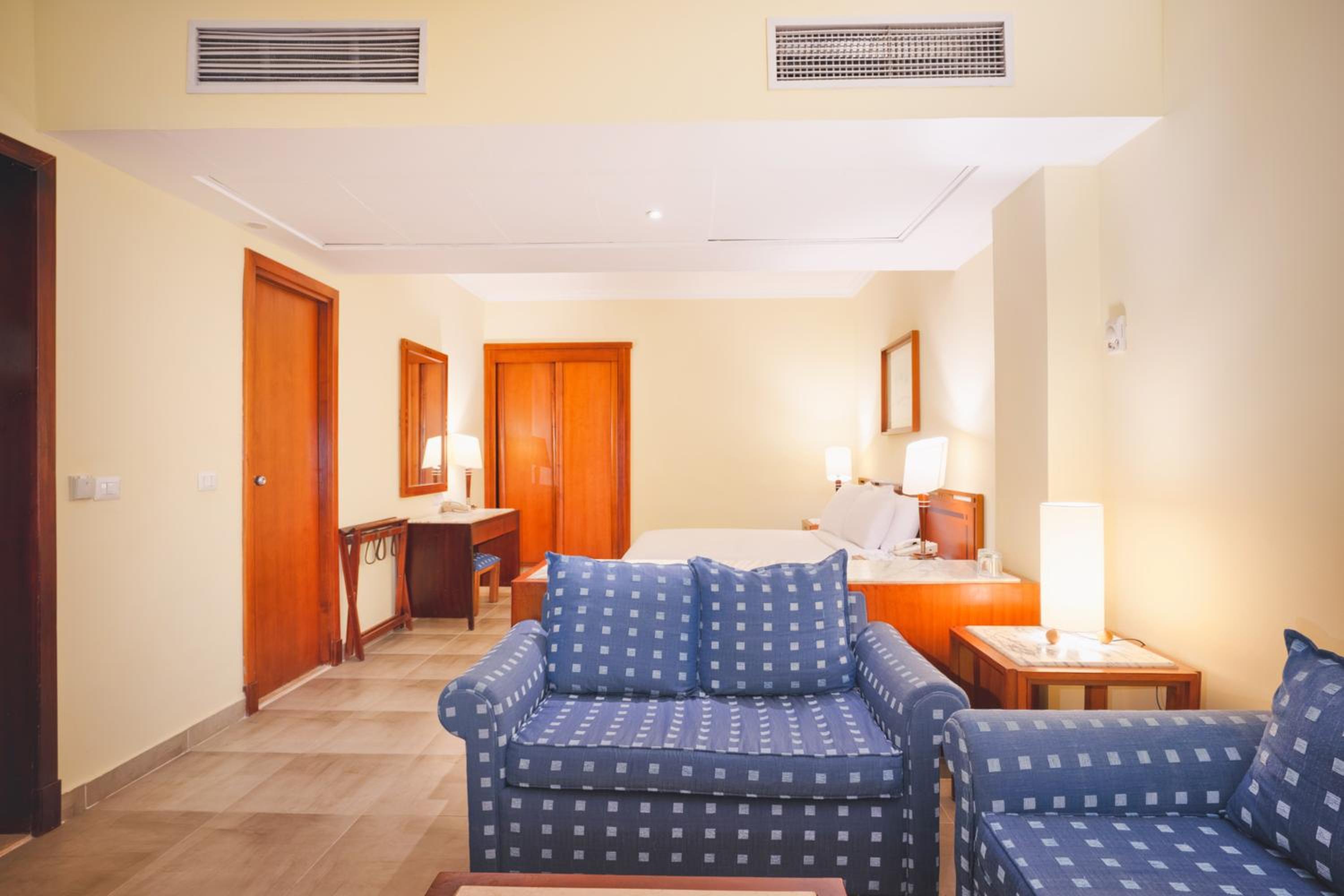 Diplomatic Suite - Photo 3