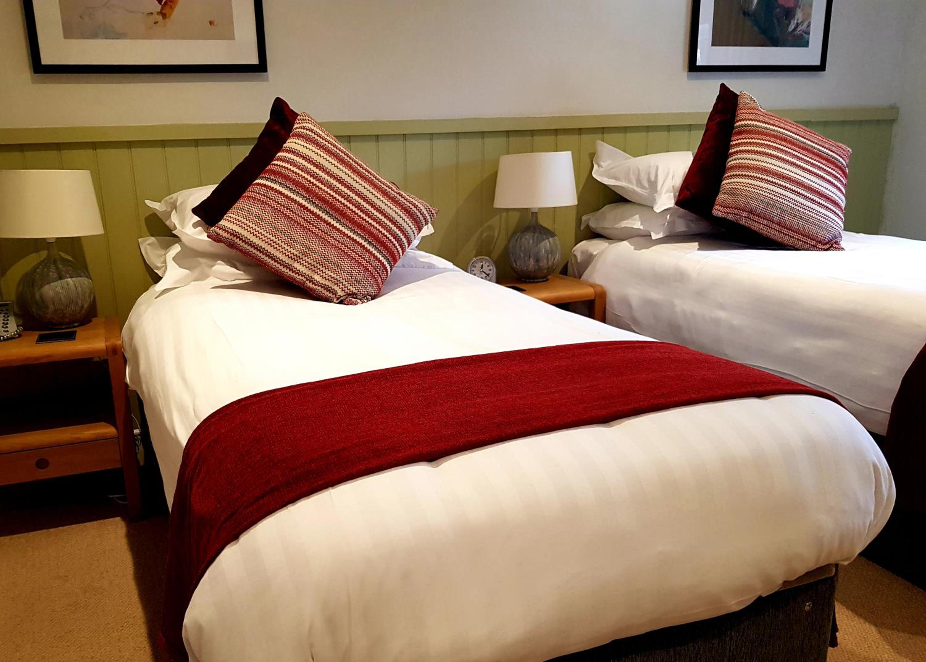 Twin Room - Photo 3