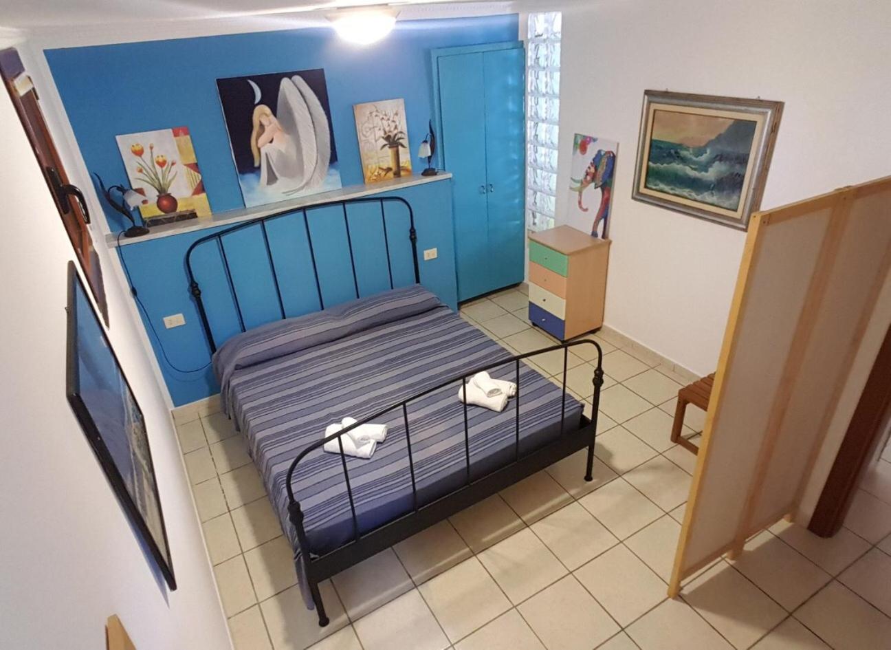 One-Bedroom House photo 1
