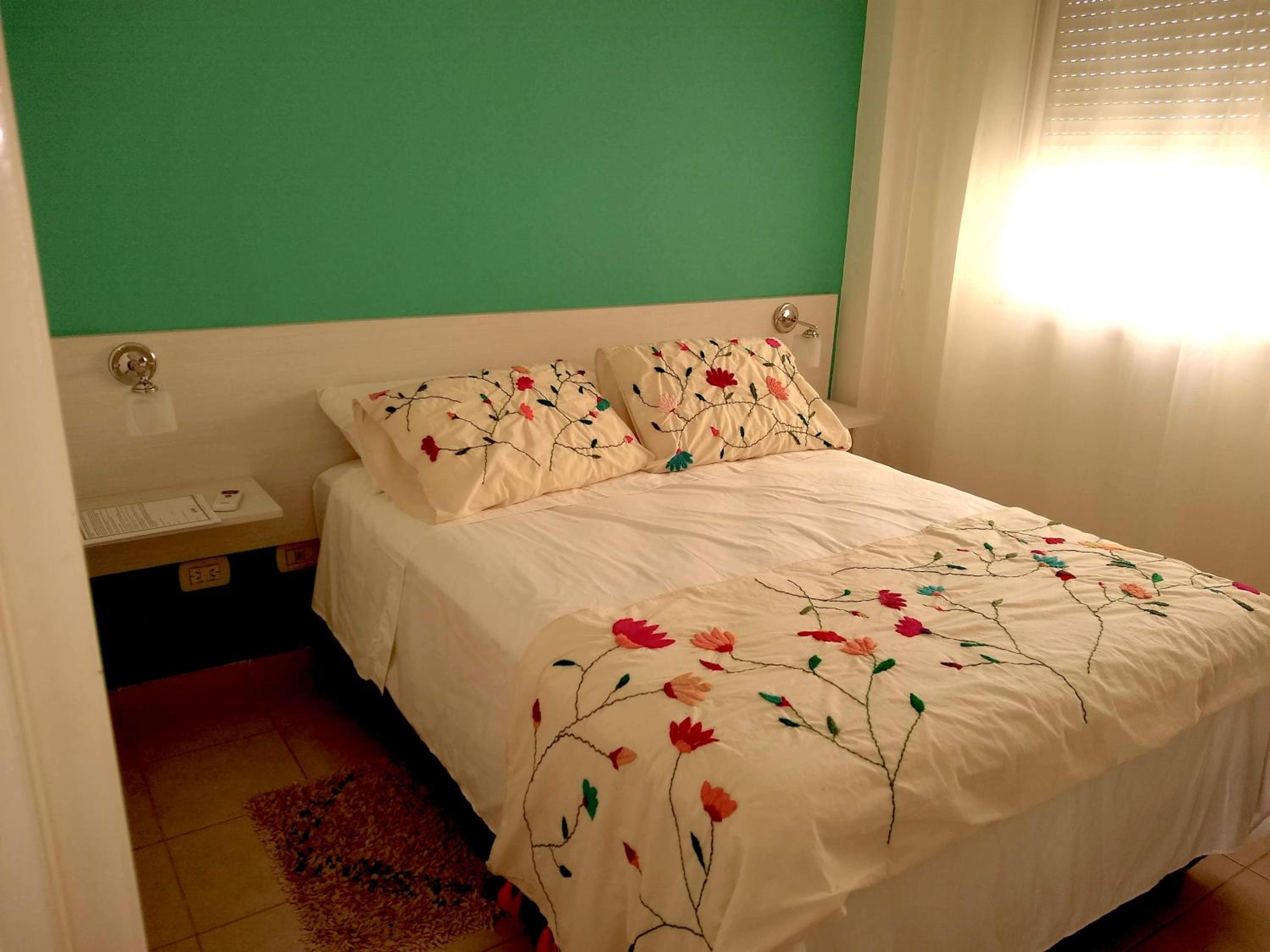 One-Bedroom Apartment photo 3