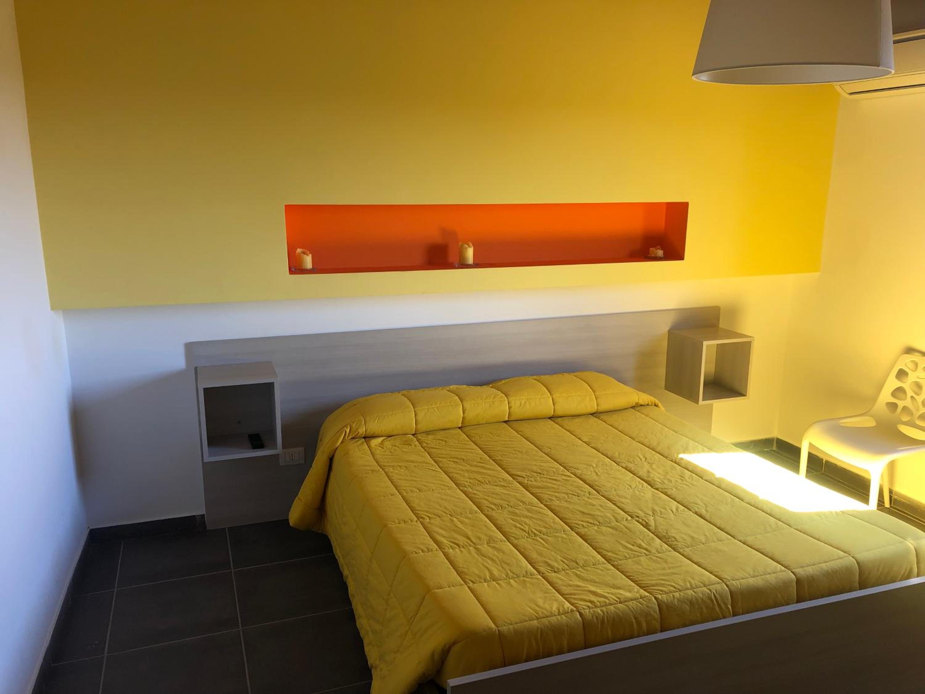 One-Bedroom House - Photo 6