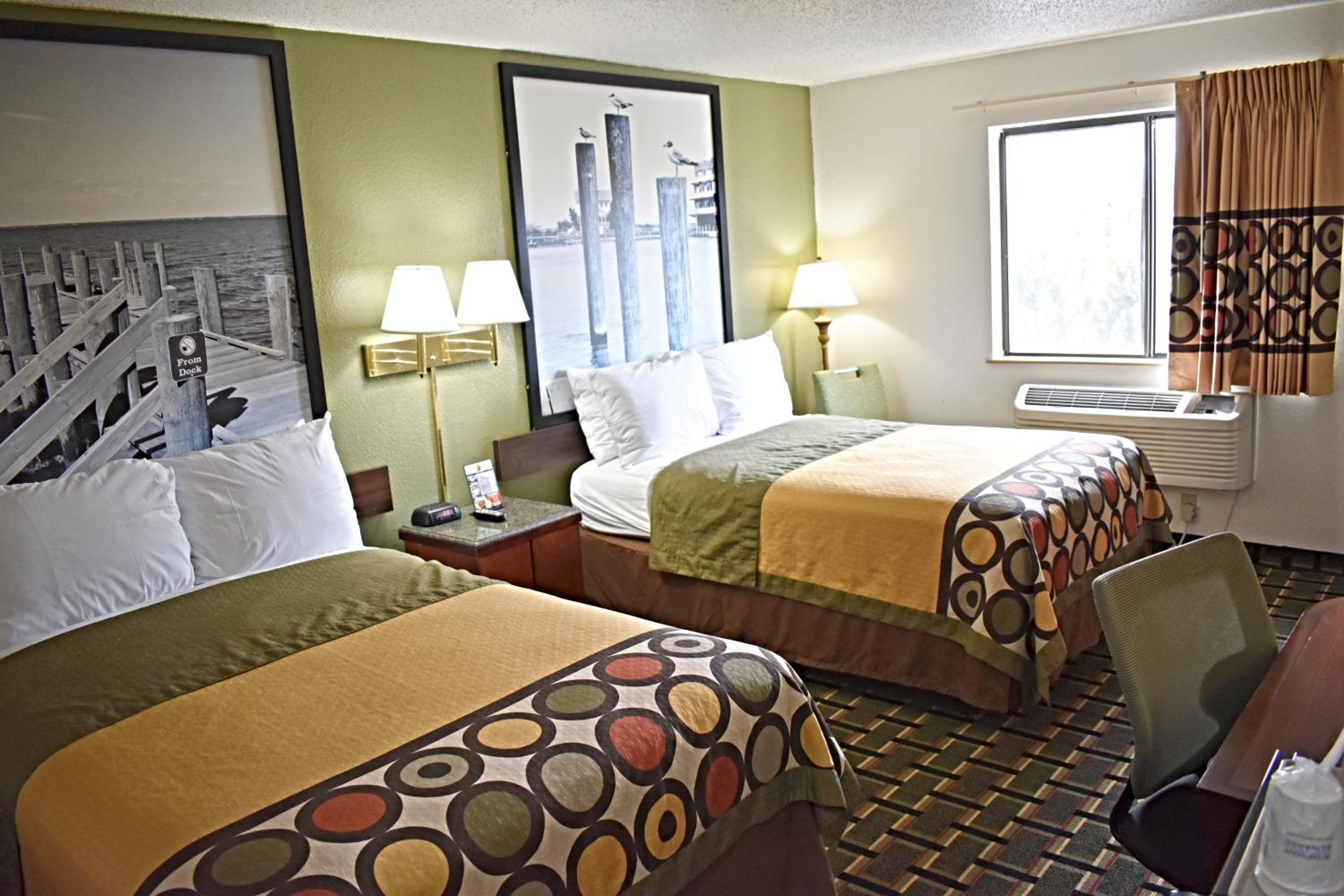 Deluxe Double Room with Two Double Beds - Non-Smoking - Photo 6