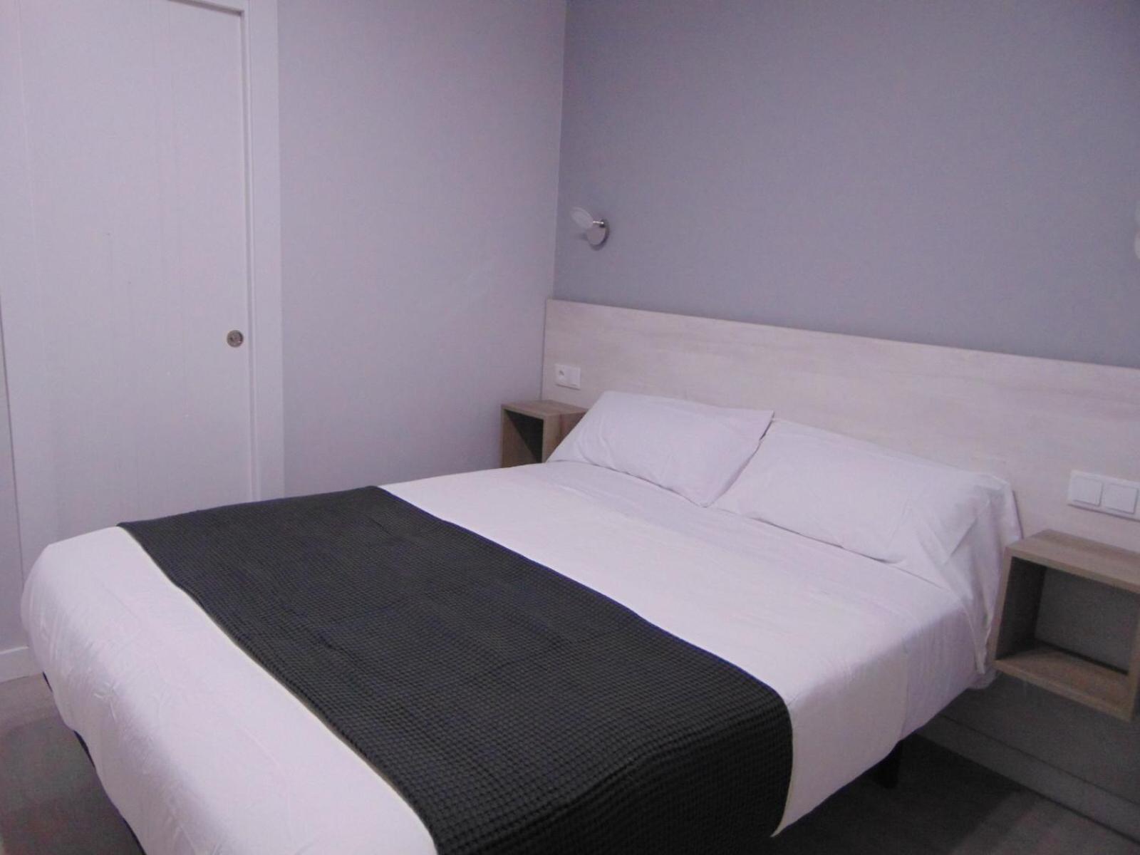 Double Room - Photo 7