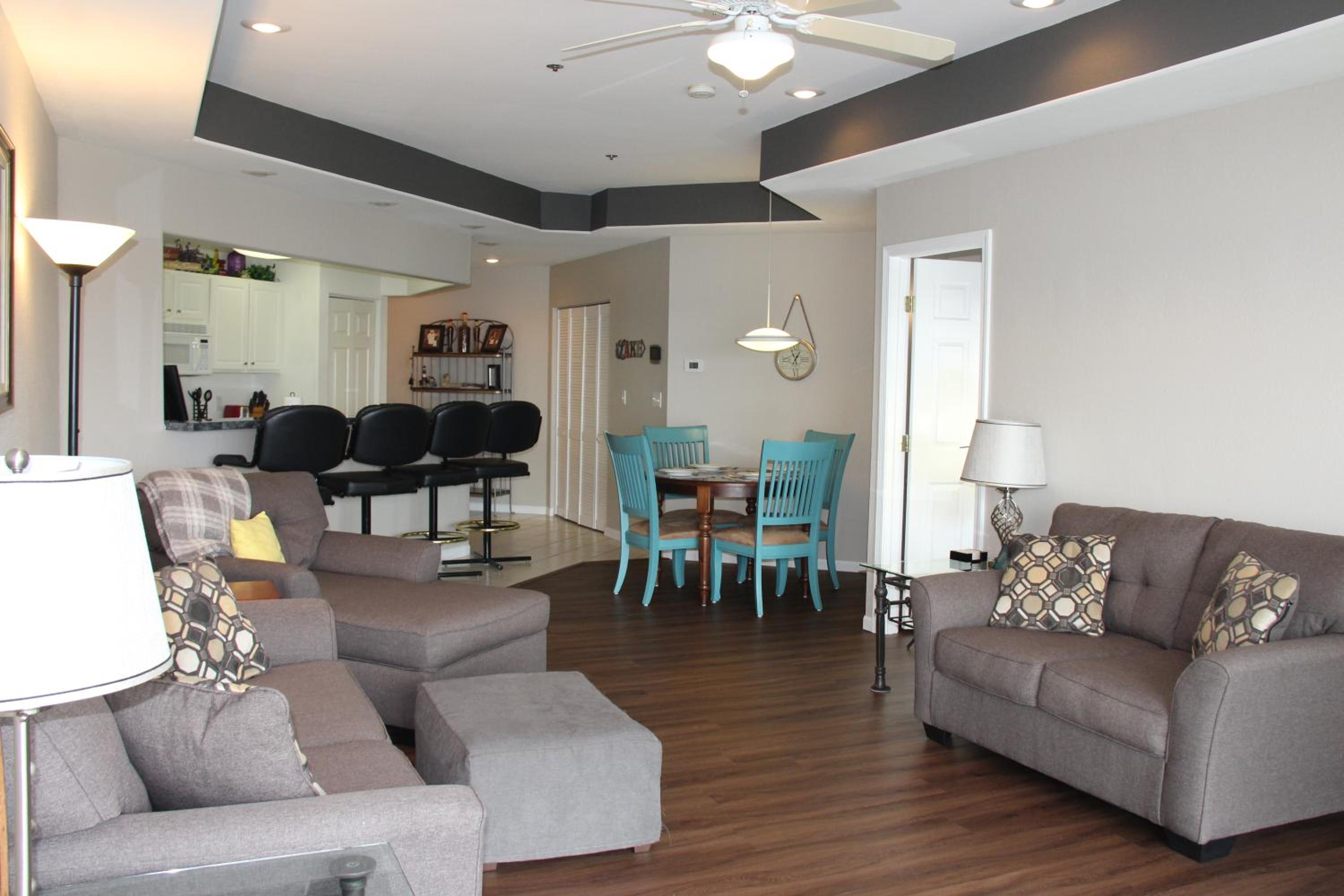Apartment with Lake View