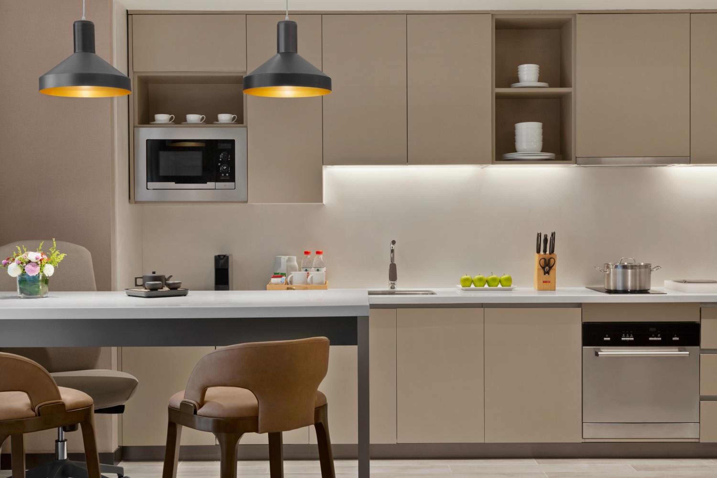 Two-Bedroom Suite with Kitchen photo 2