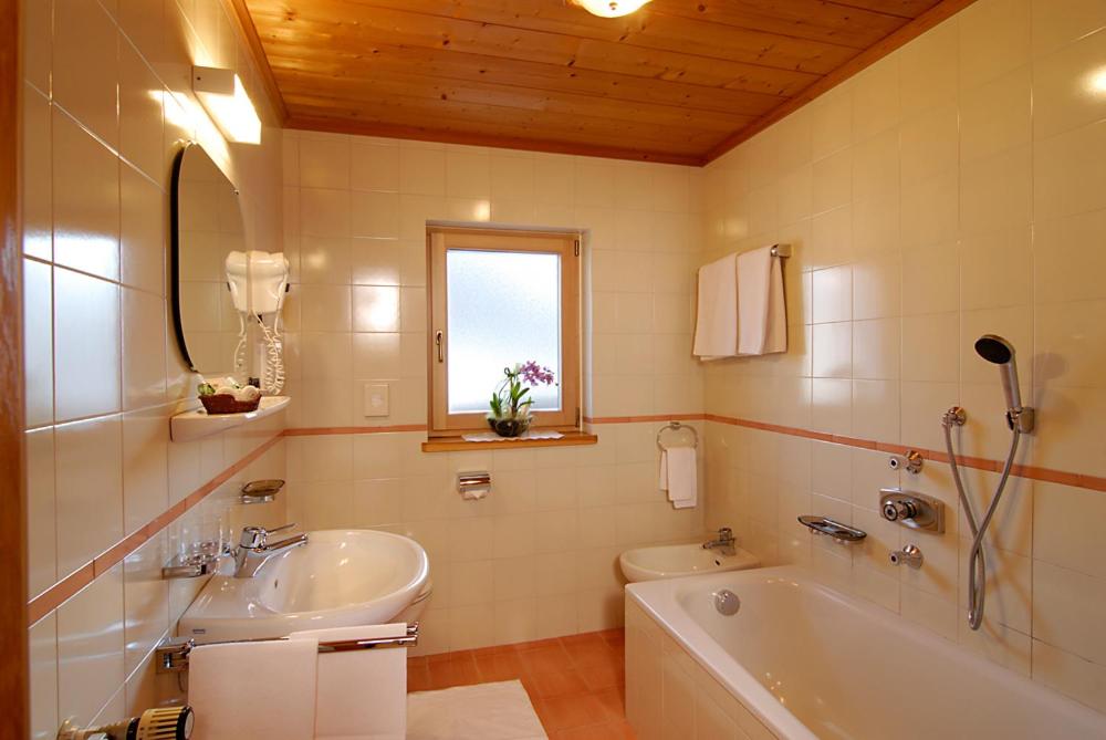 Superior Double Room with Balcony - Photo 3