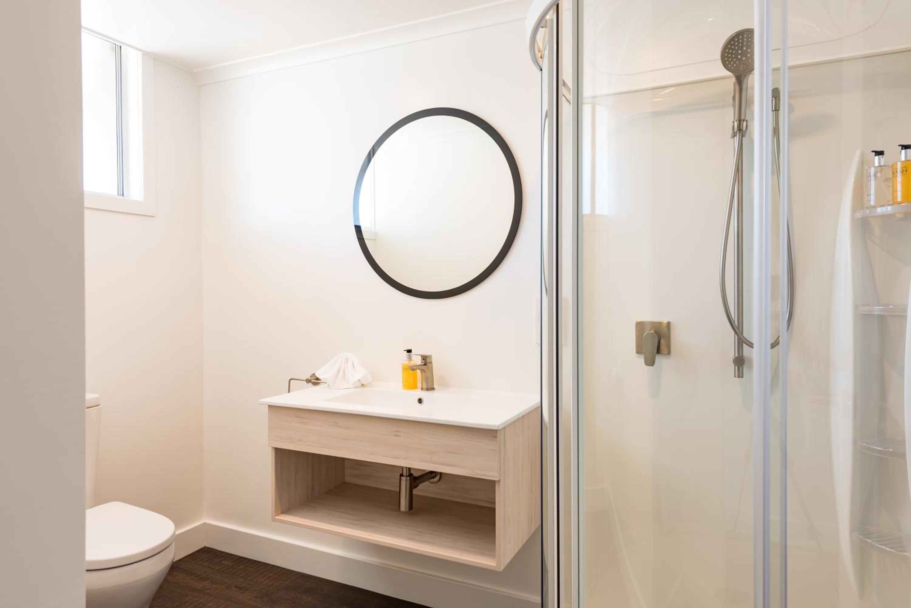Executive Double Lakeview Studio - Photo 9