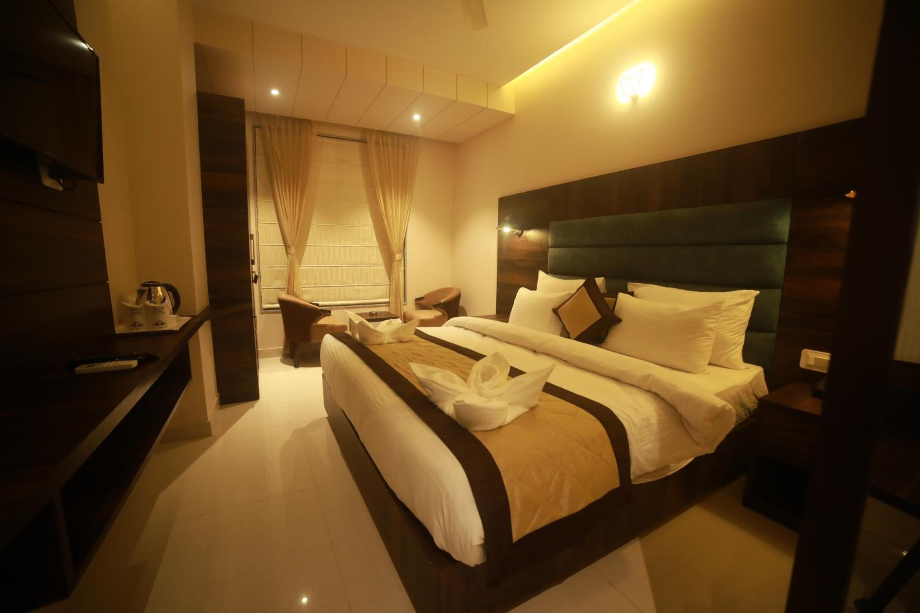 Deluxe Double Room - Photo 1