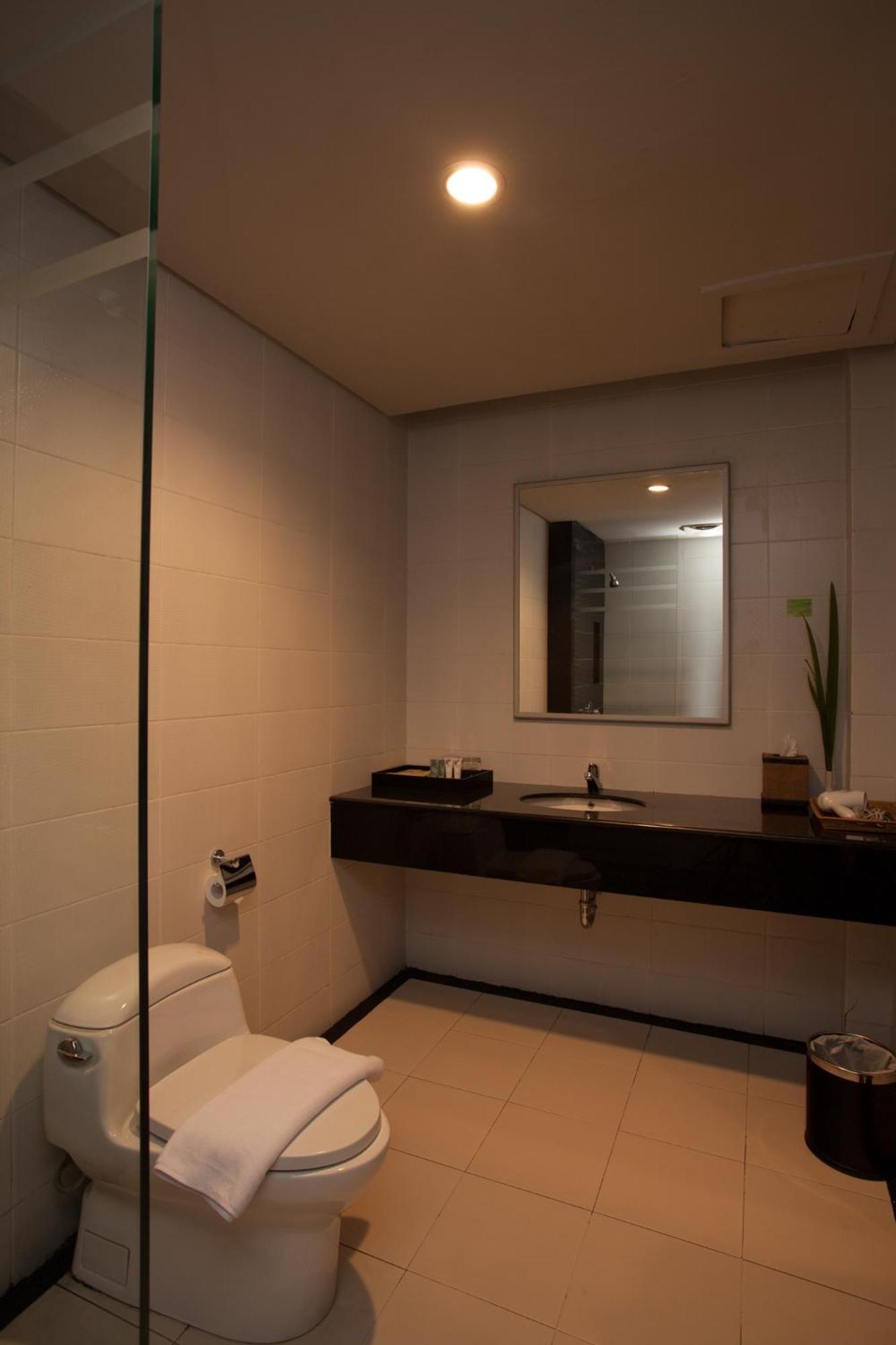 Suite with Free Airport Transfer - Photo 4