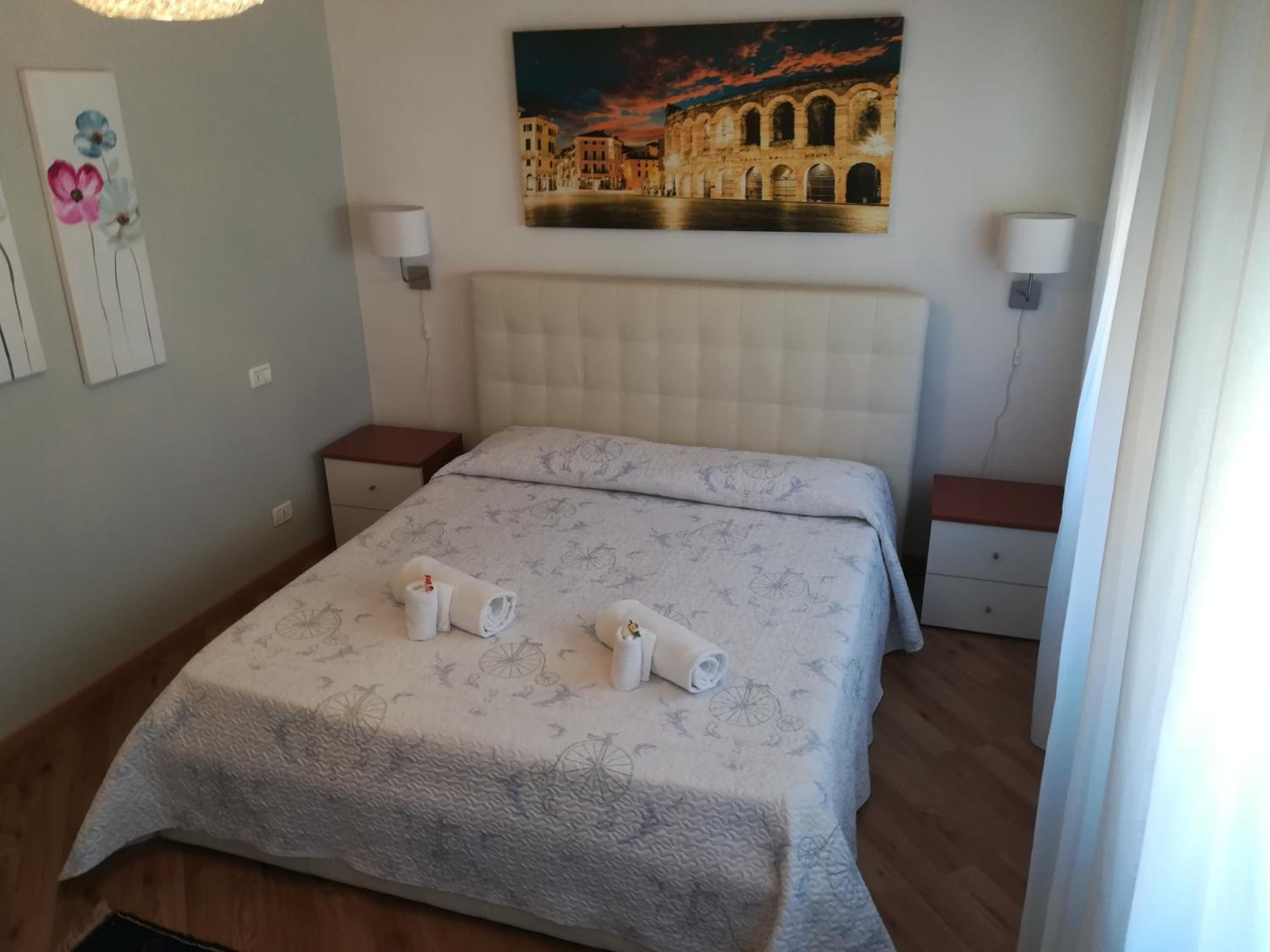Deluxe Double Room with Private Bathroom - Photo 60