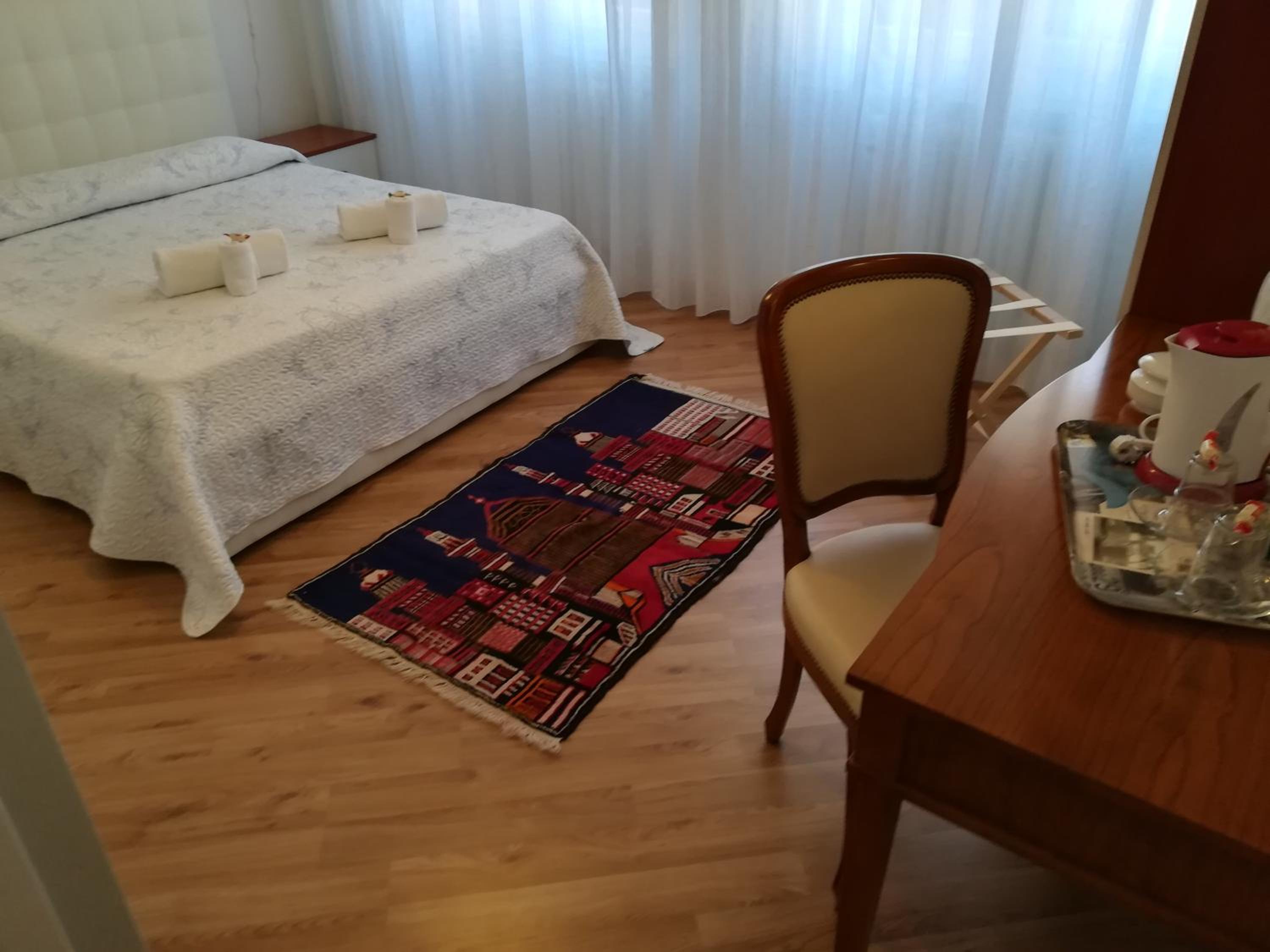 Deluxe Double Room with Private Bathroom - Photo 63