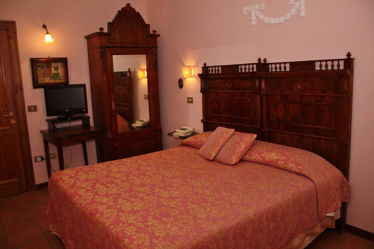 Double or Twin Room photo 2