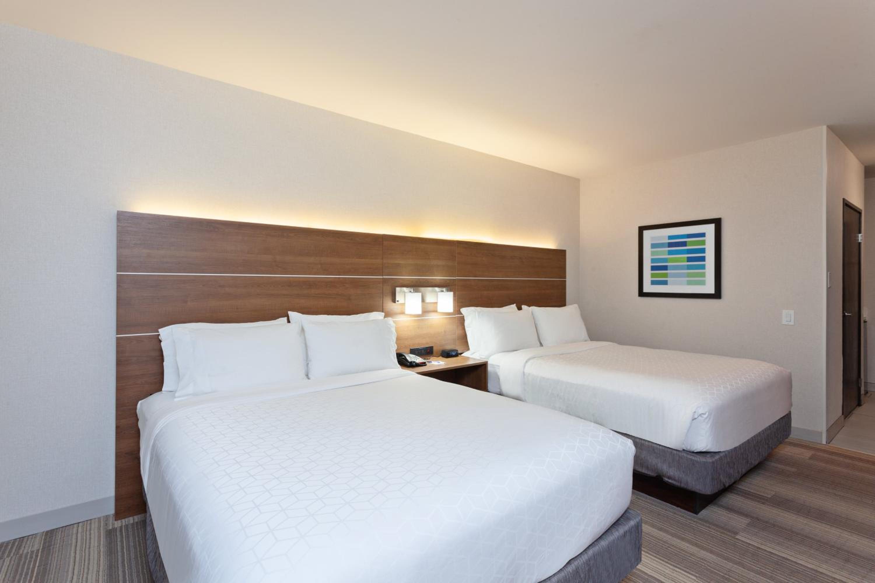 Standard Room with Two Queen Beds