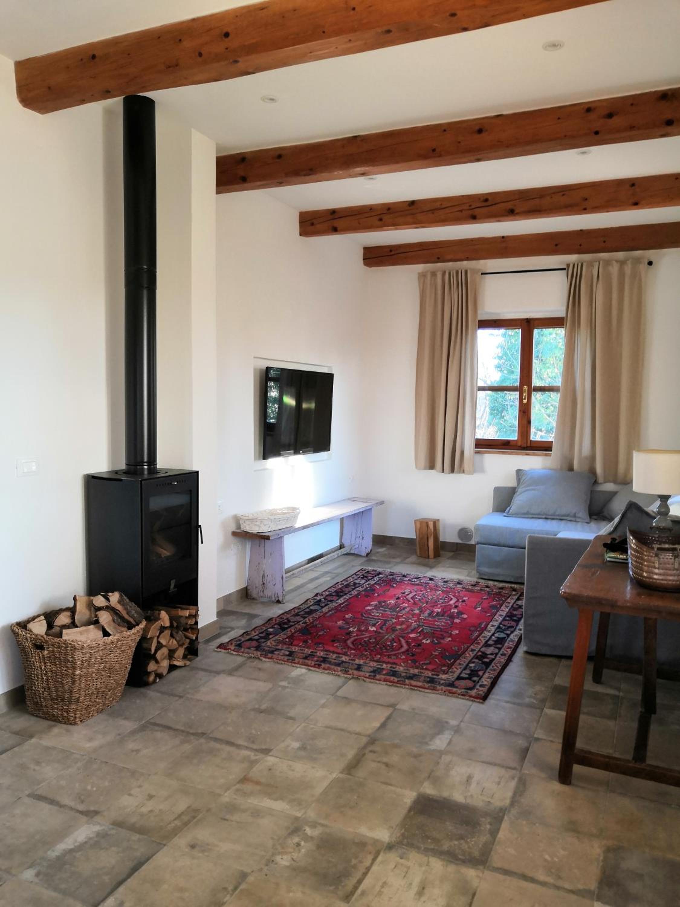 Two-Bedroom House - Photo 18