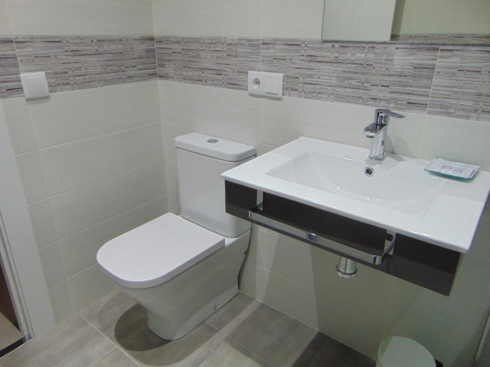 Standard Family Room - Photo 3