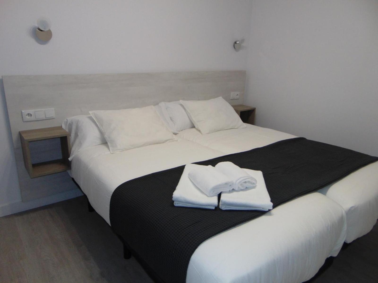 Double Room - Photo 2