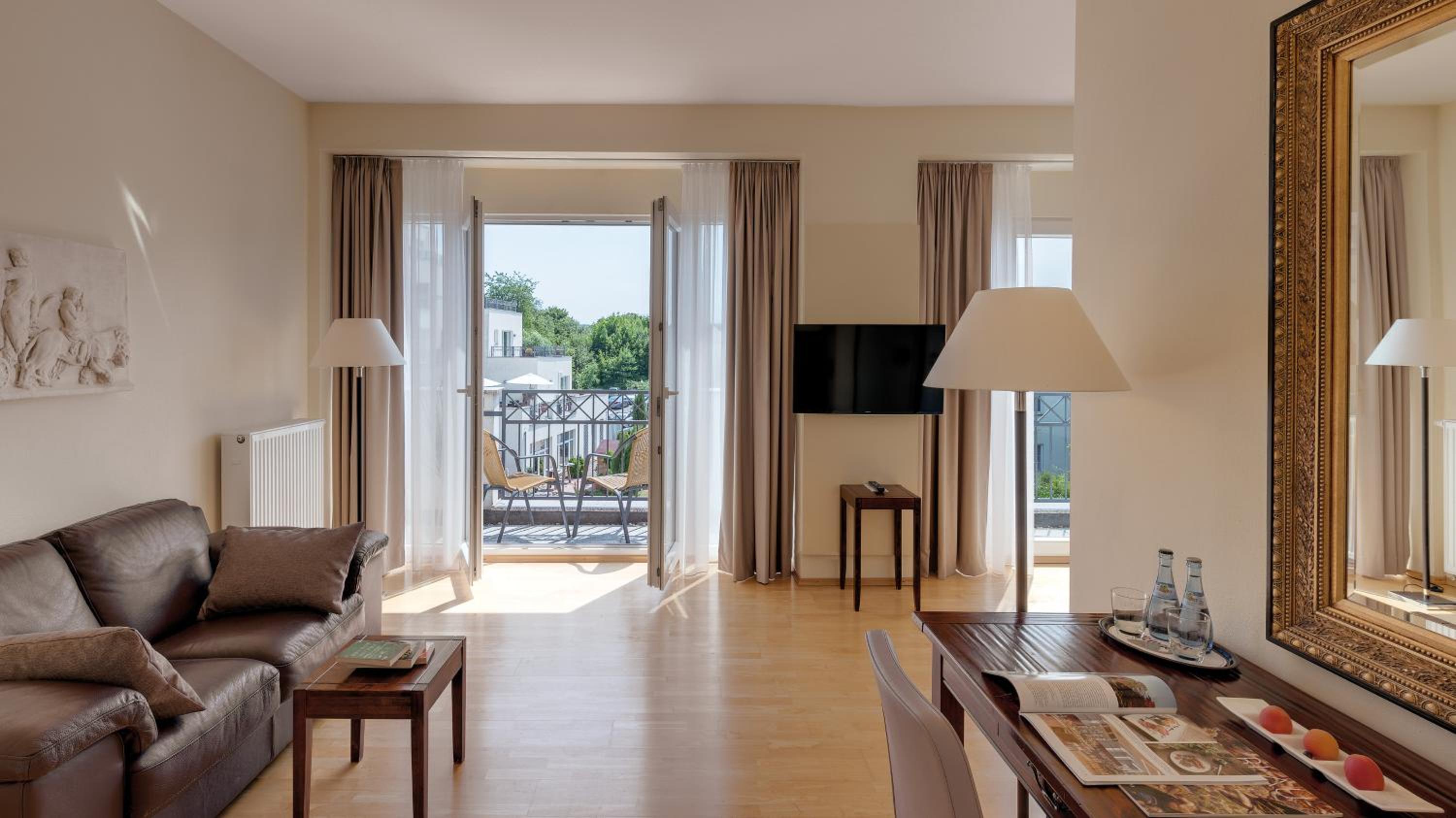 Superior Double Room with garden view, balcony & air-condition - Photo 5