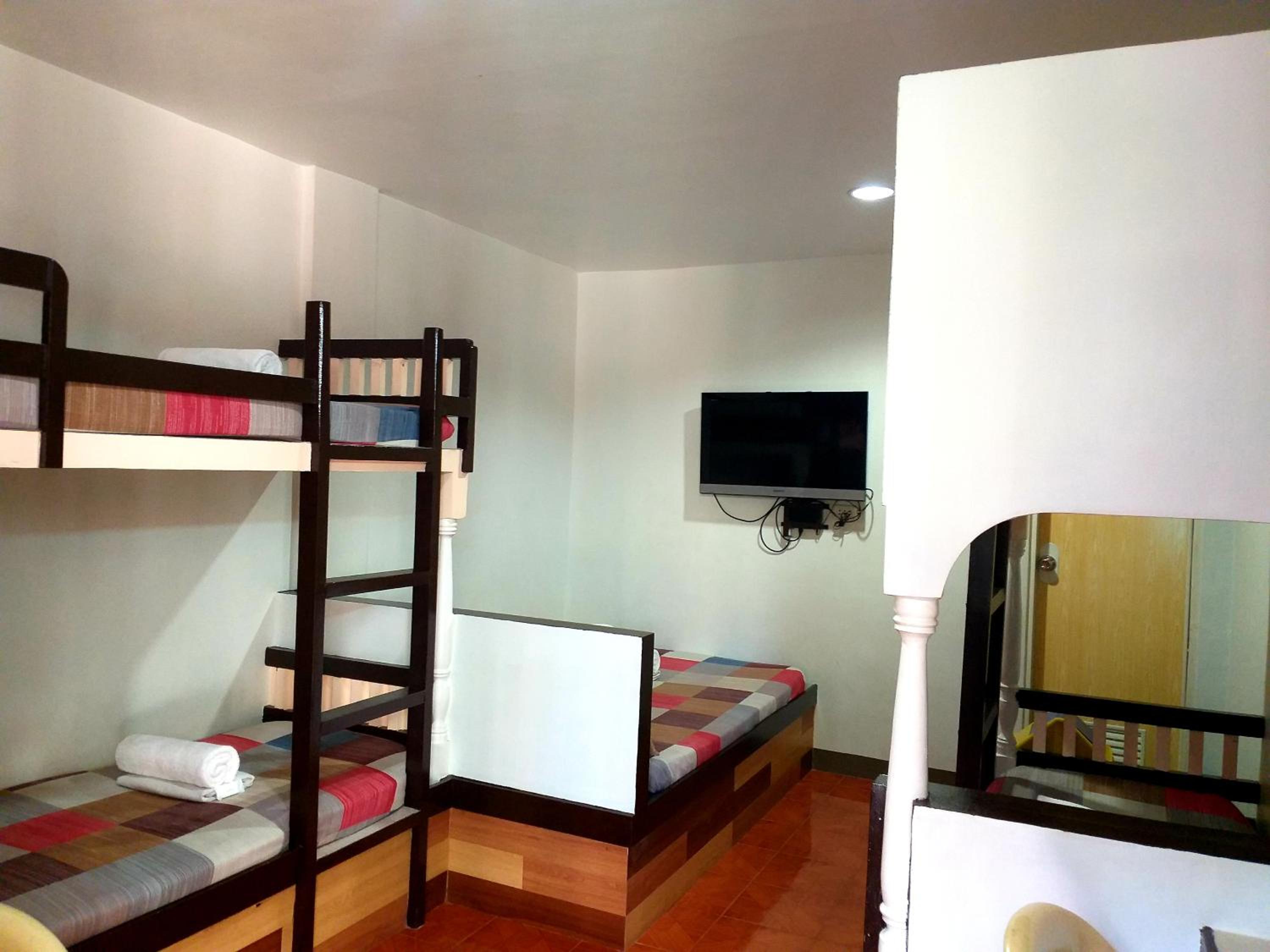 Family Room - Photo 11