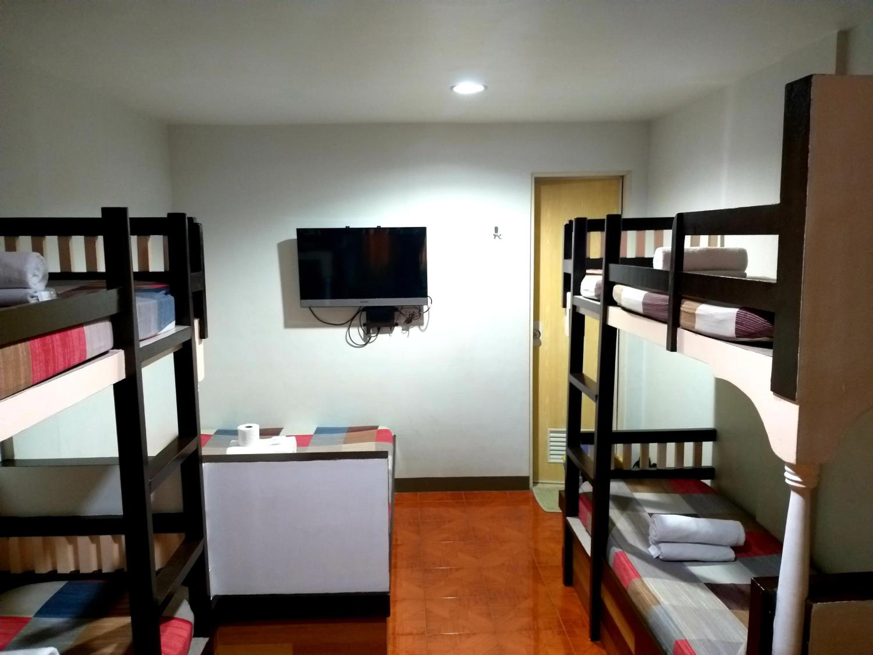 Family Room - Photo 18