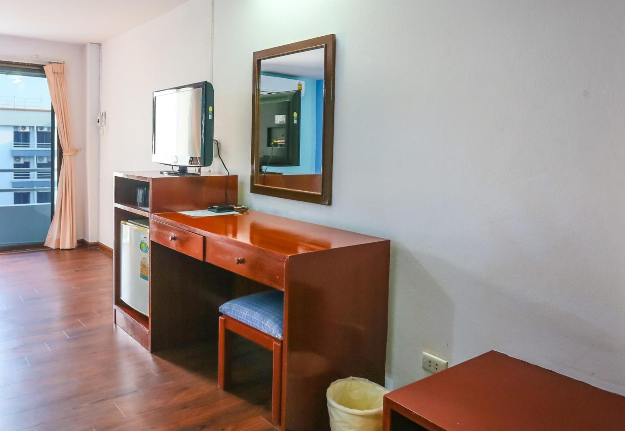 Deluxe Double or Twin Room photo 3