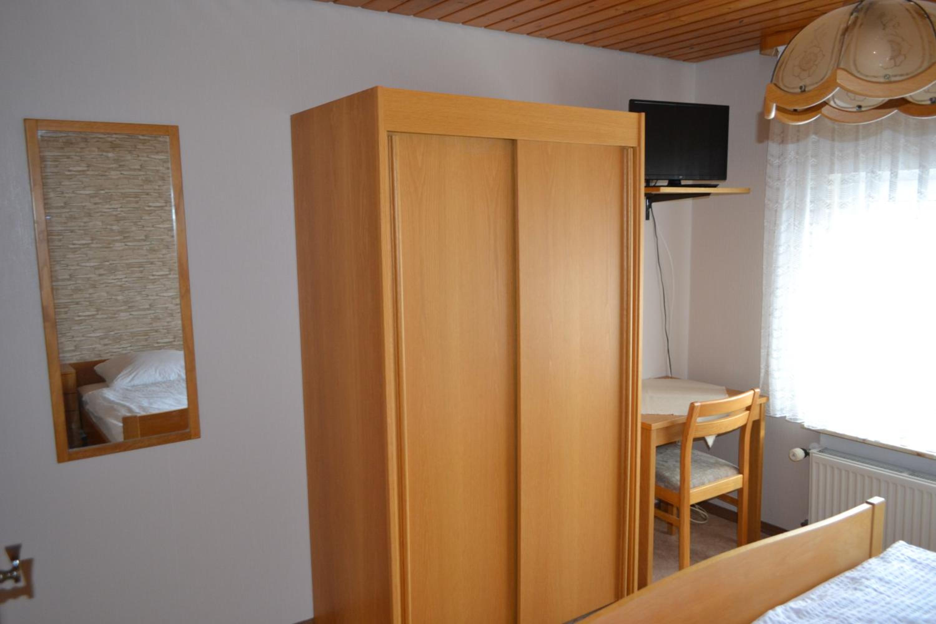 Double Room - Photo 7