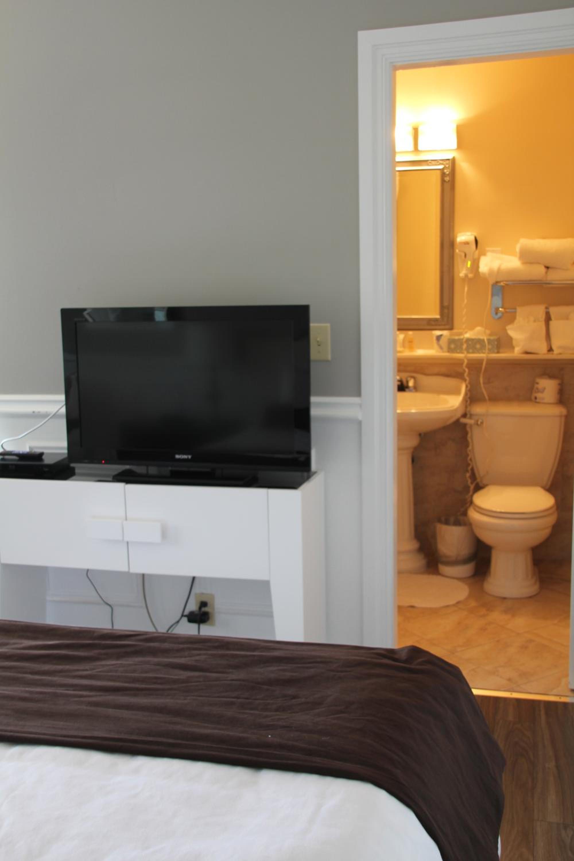 Queen Room photo 3